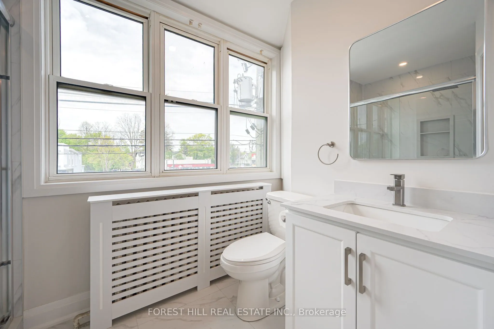7725 Yonge Street #2