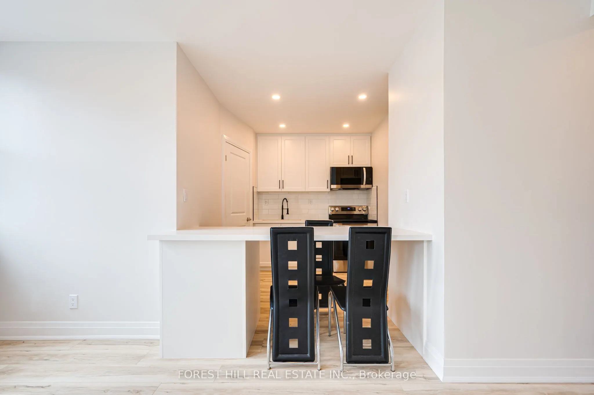 7725 Yonge Street #2