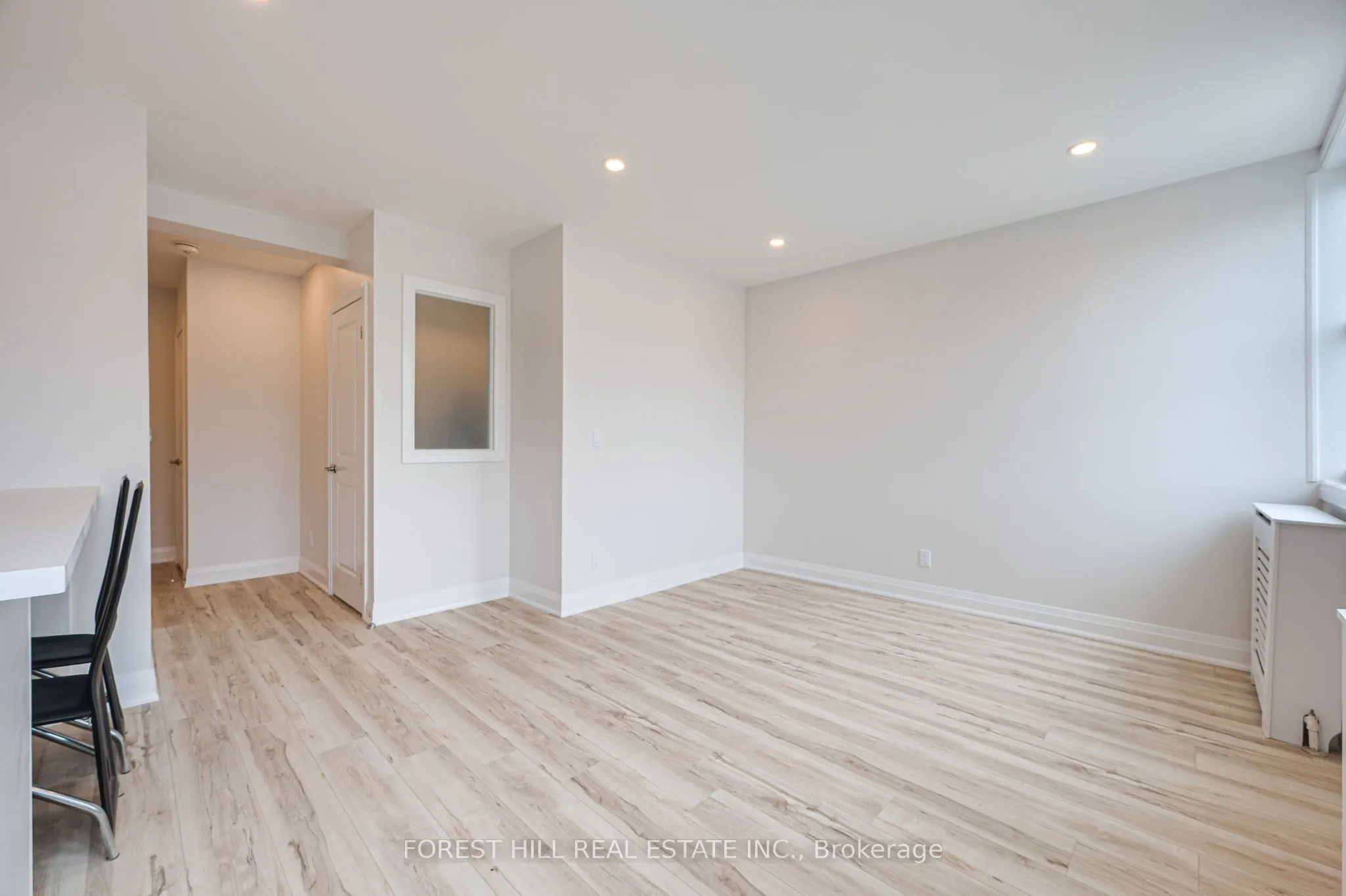 7725 Yonge Street #2