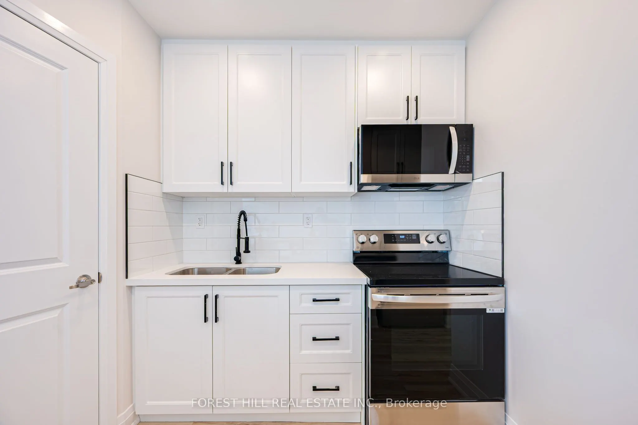 7725 Yonge Street #2