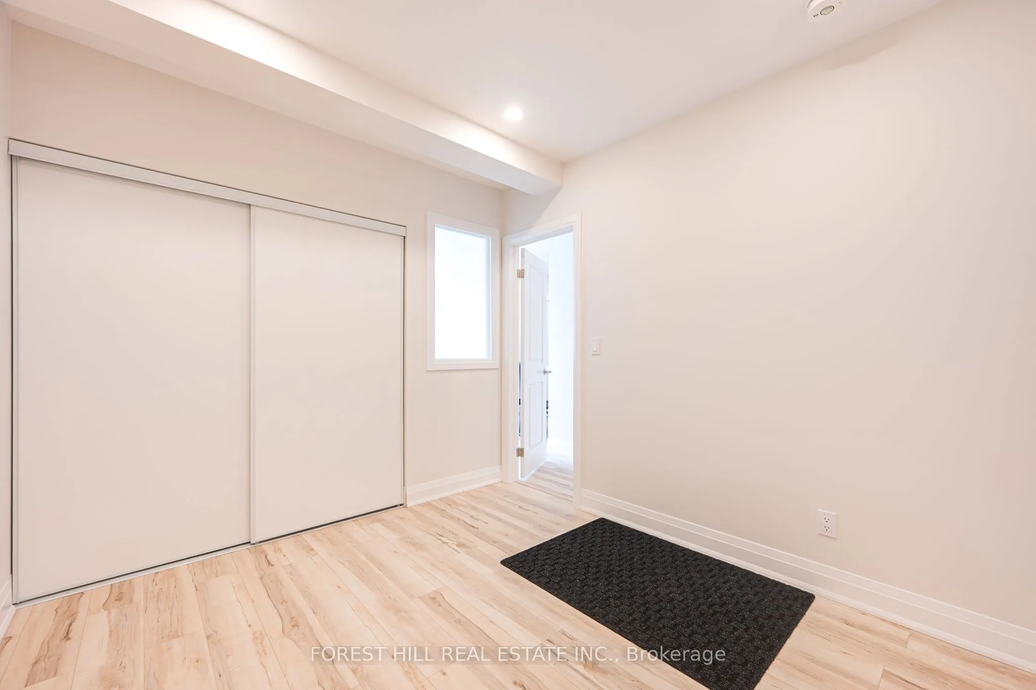 7725 Yonge Street #2