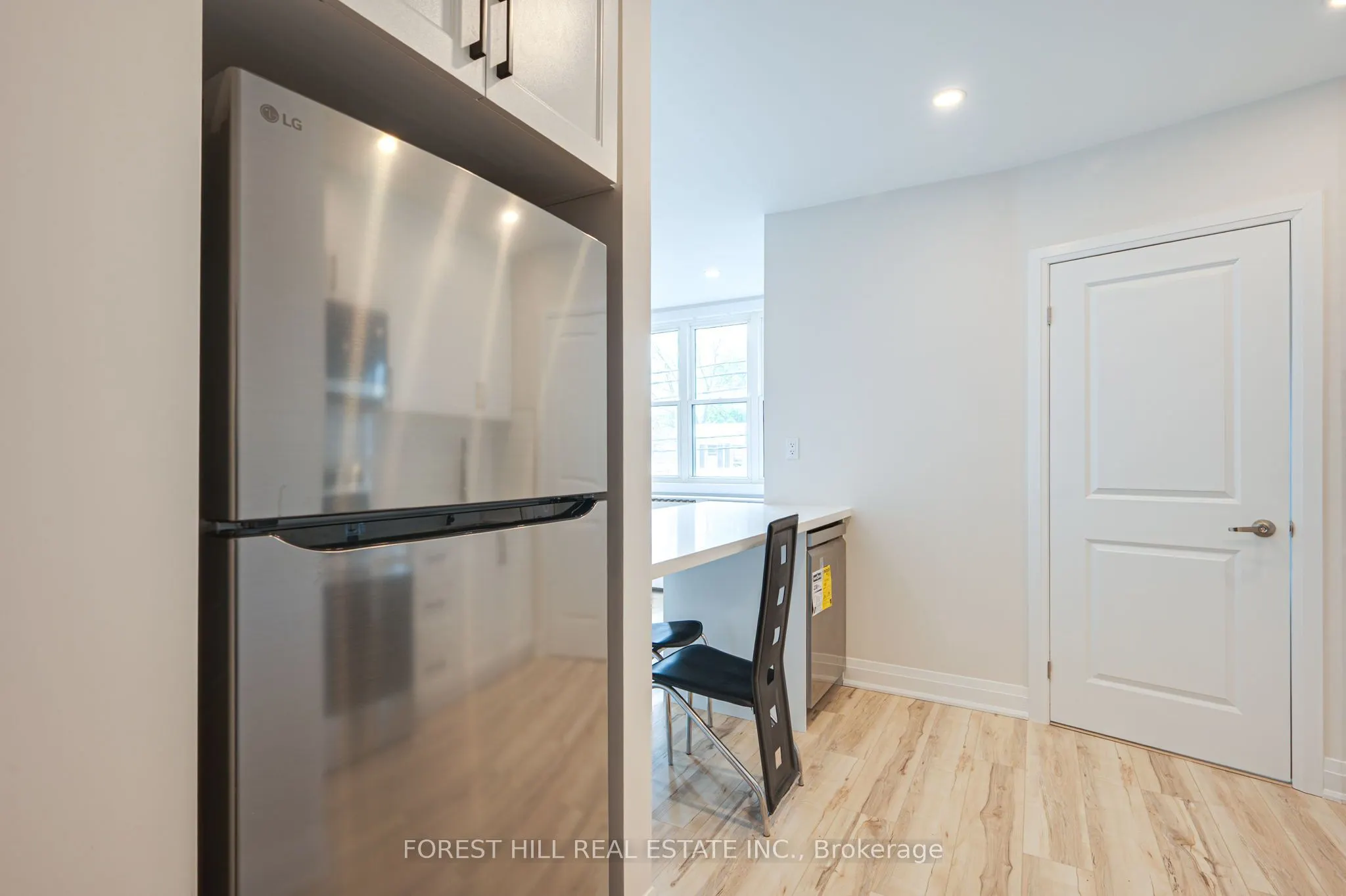 7725 Yonge Street #2