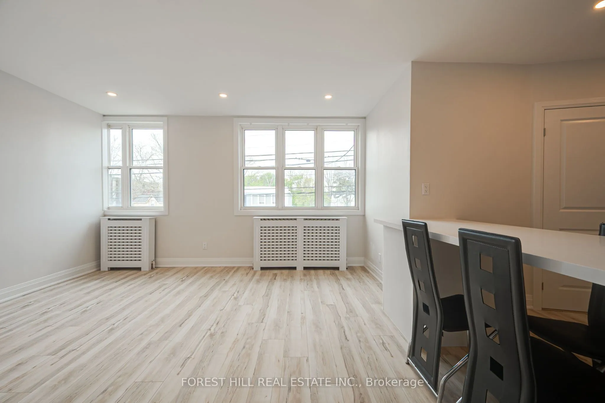 7725 Yonge Street #2