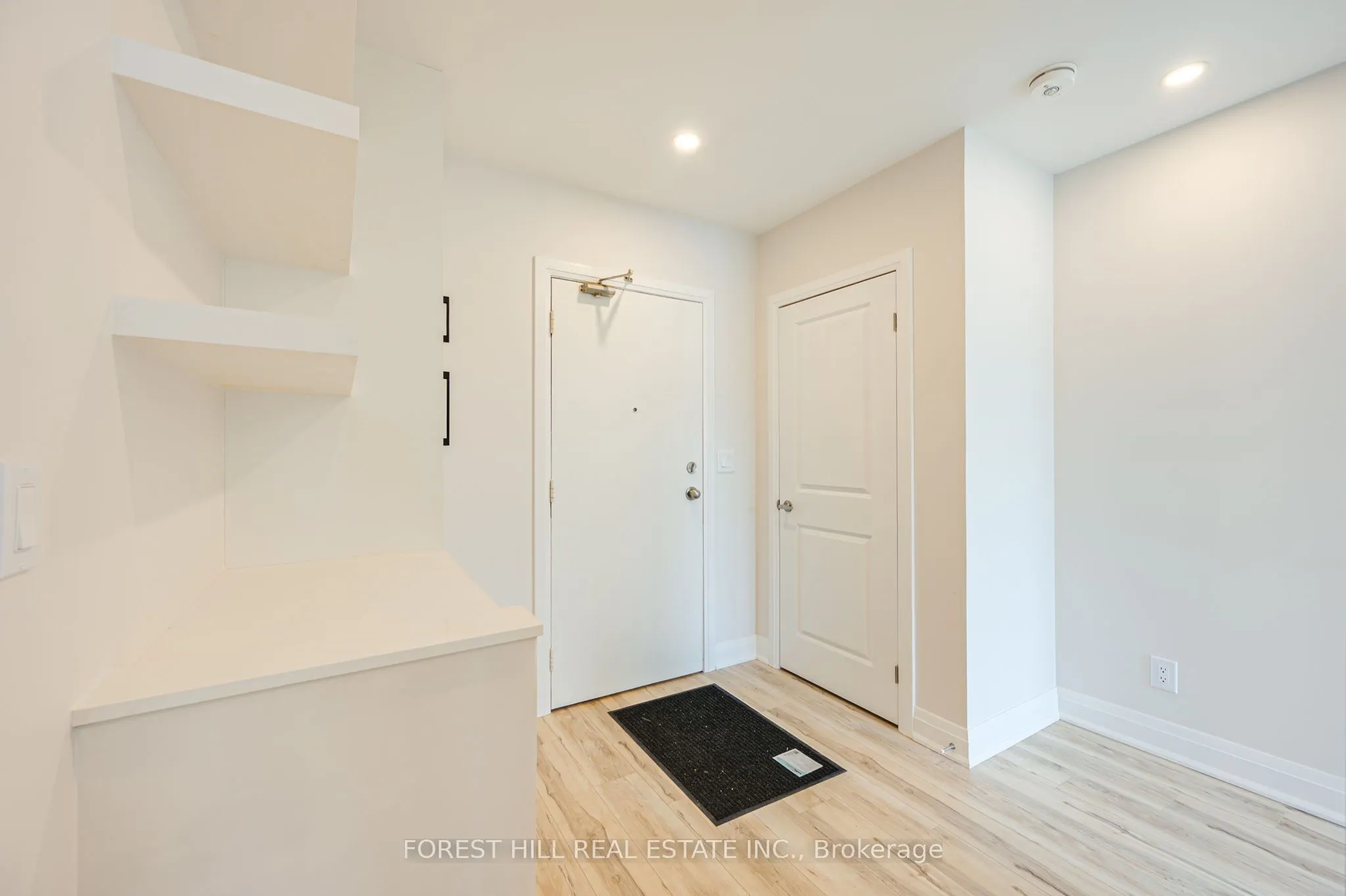7725 Yonge Street #2