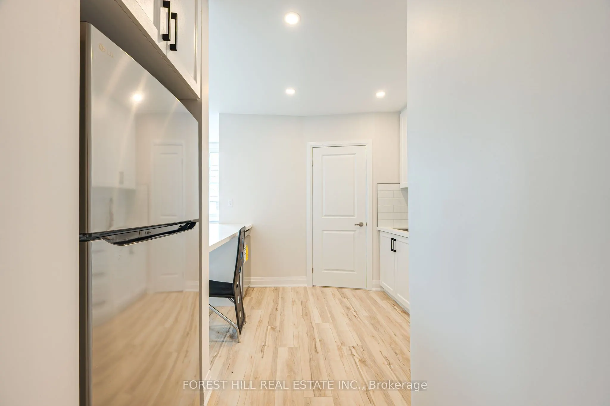 7725 Yonge Street #2