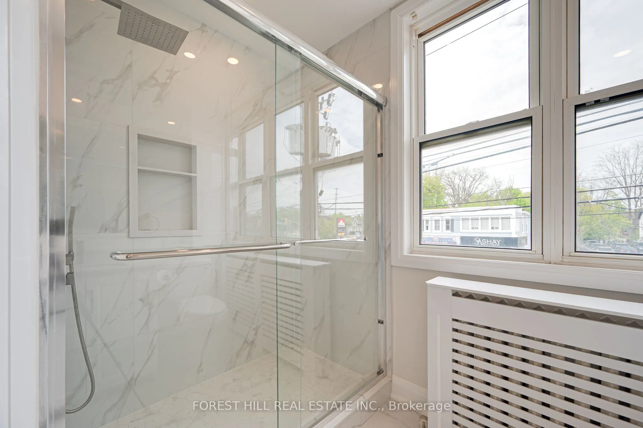 7725 Yonge Street #2