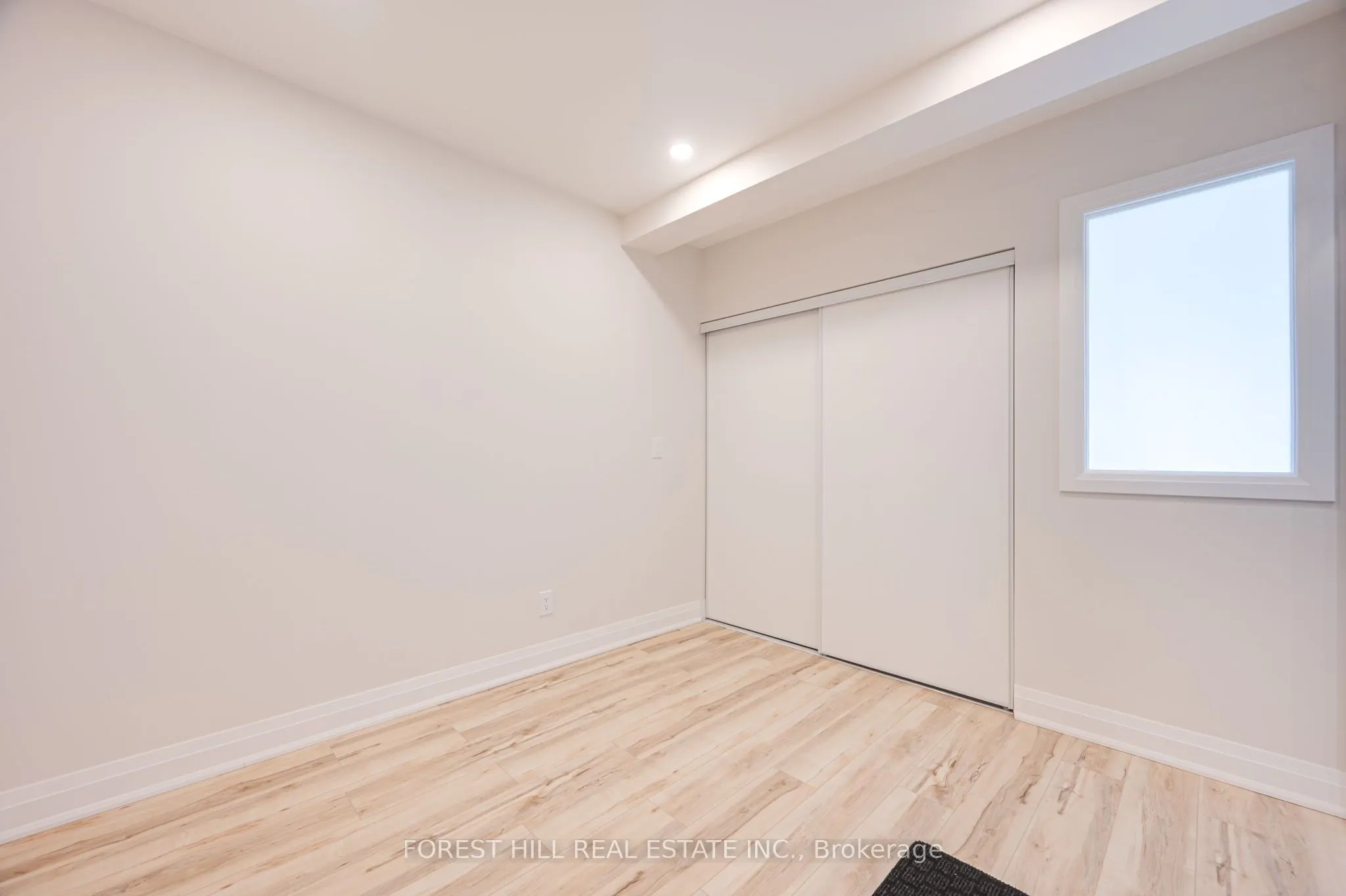 7725 Yonge Street #2