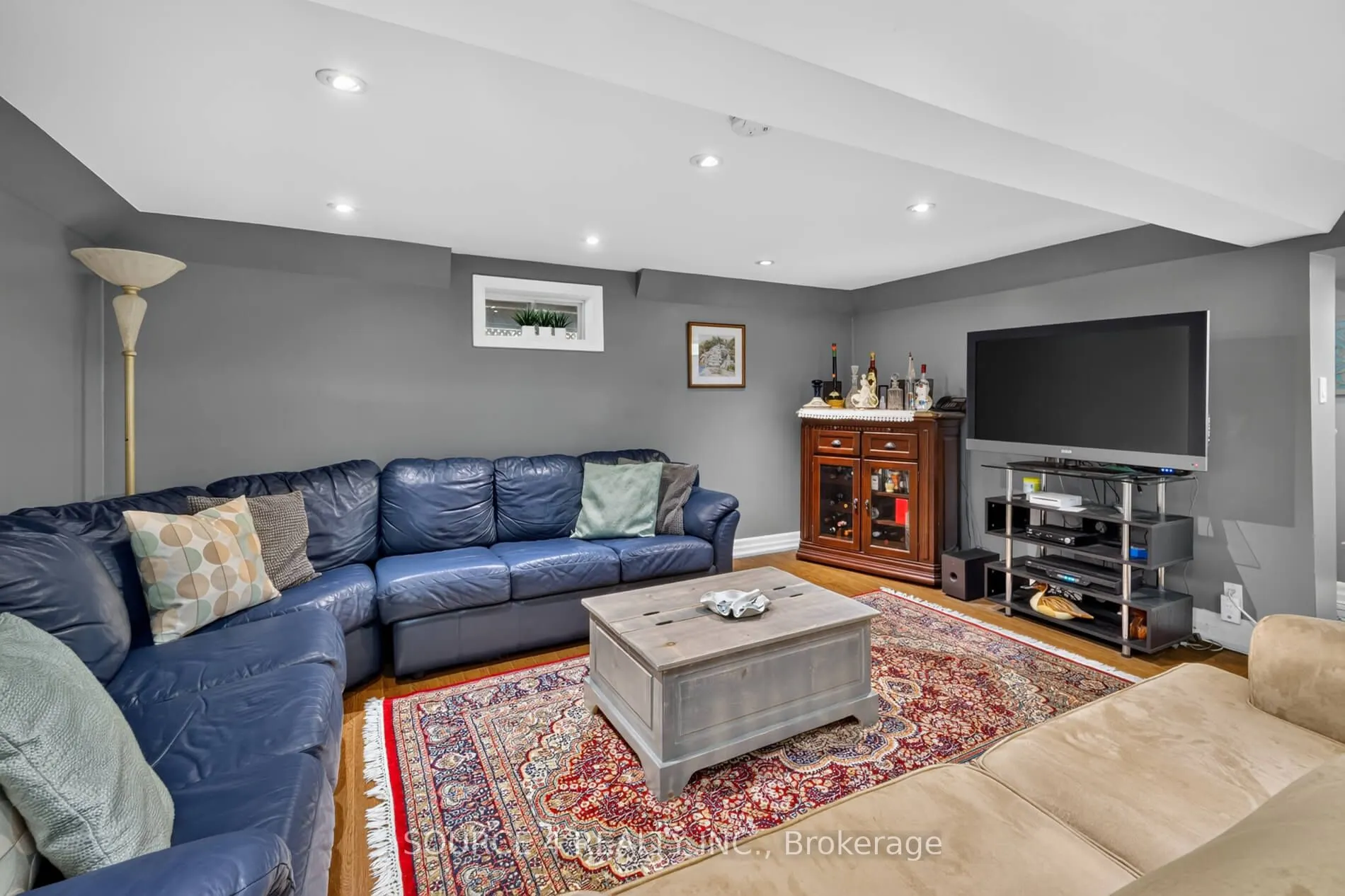 51 Knowles Crescent