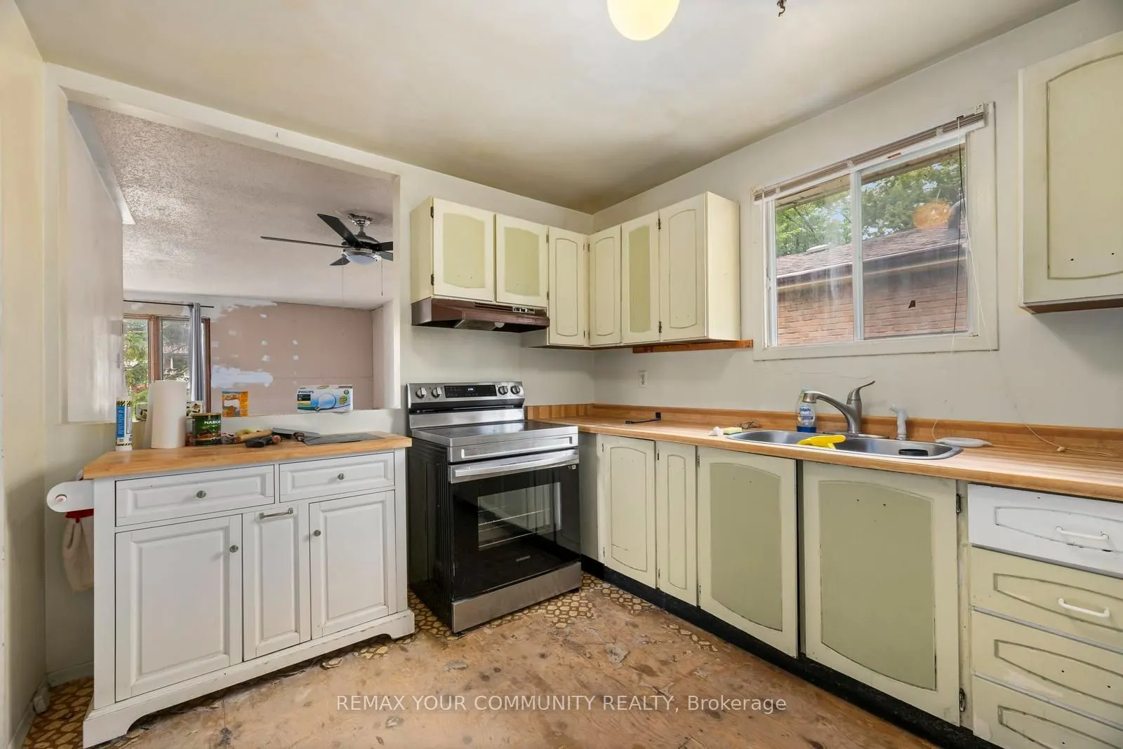 566 Highland Crescent