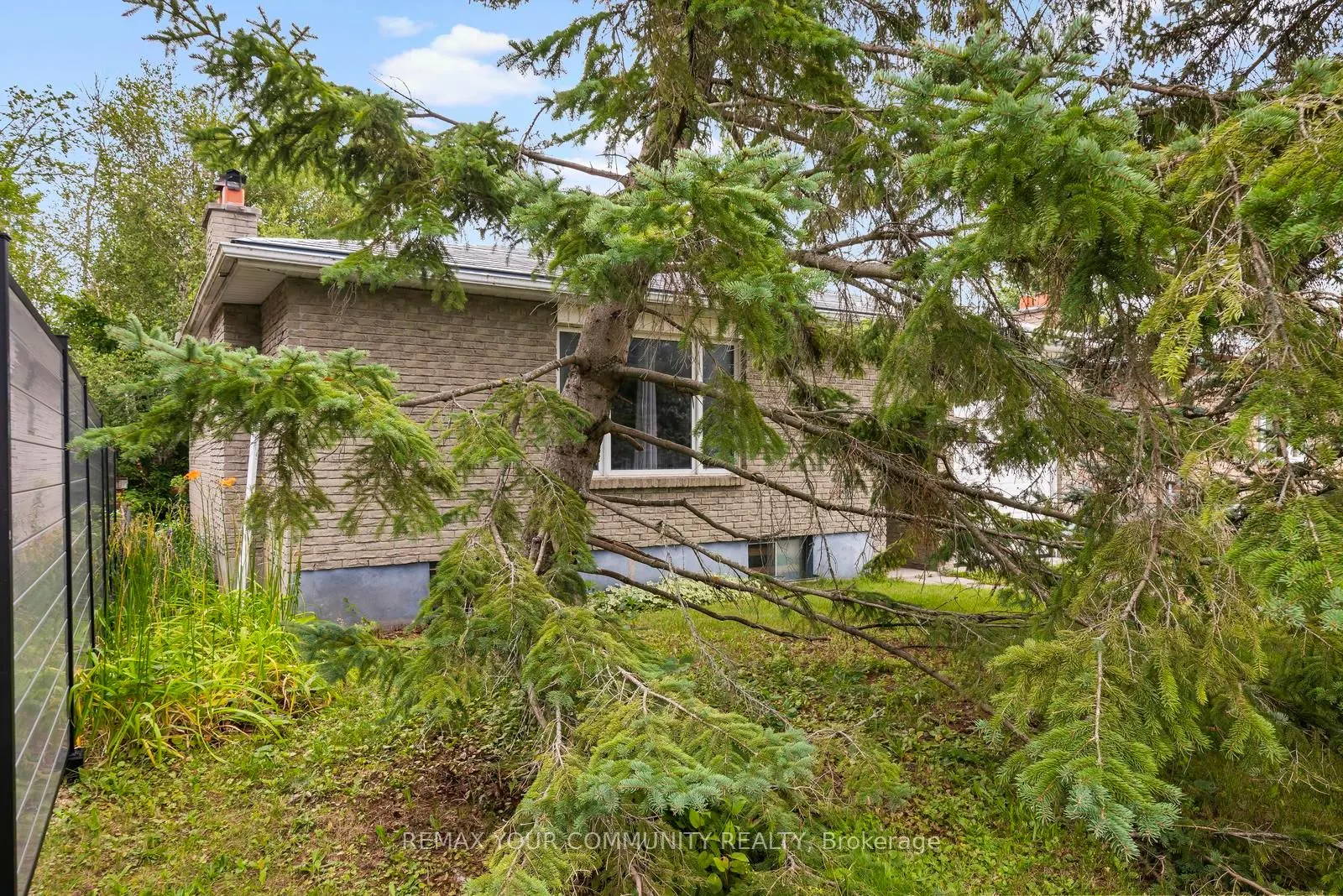 566 Highland Crescent