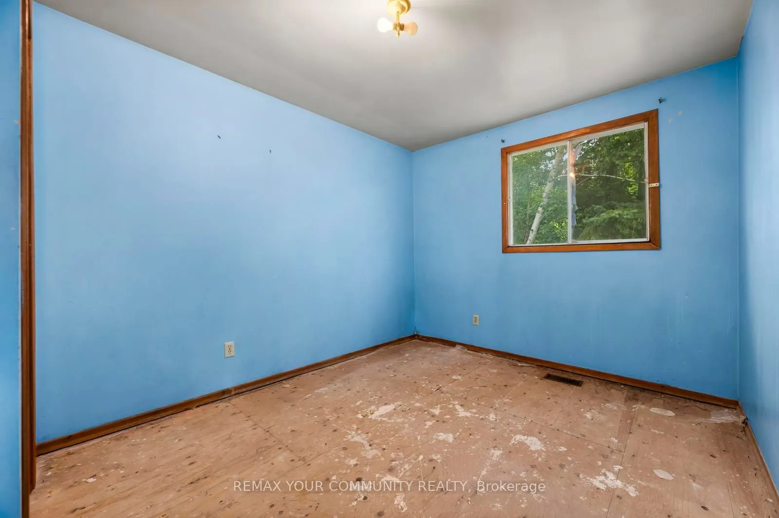 566 Highland Crescent