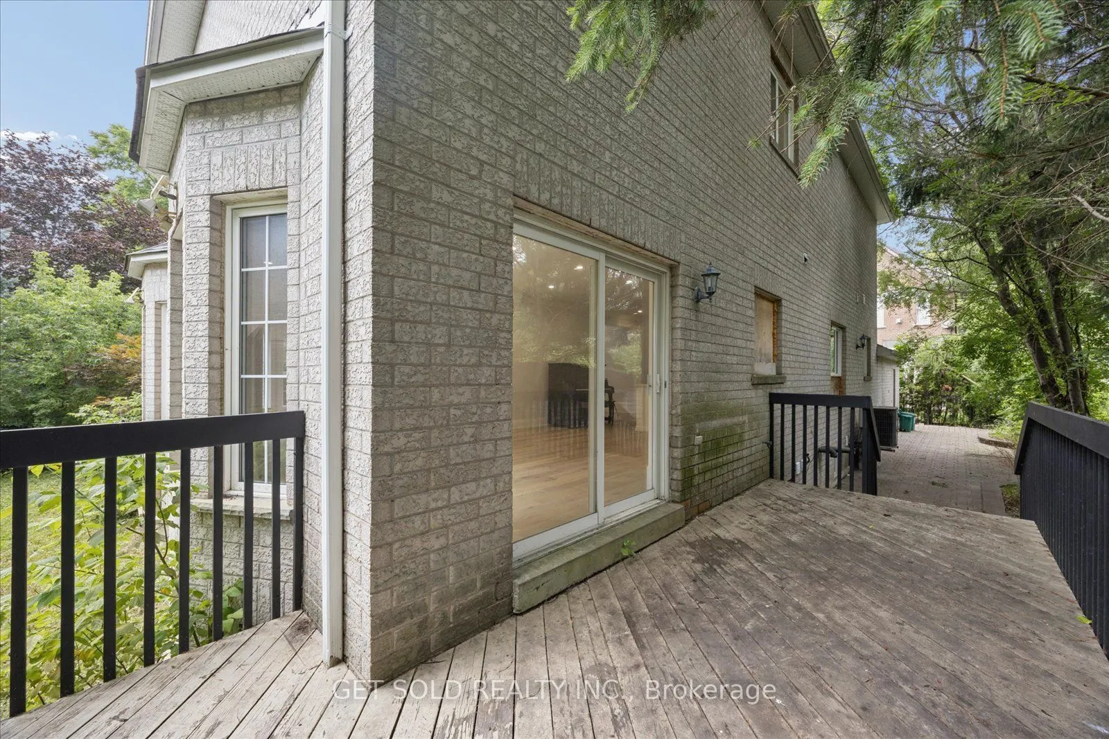 49 Pearson Avenue