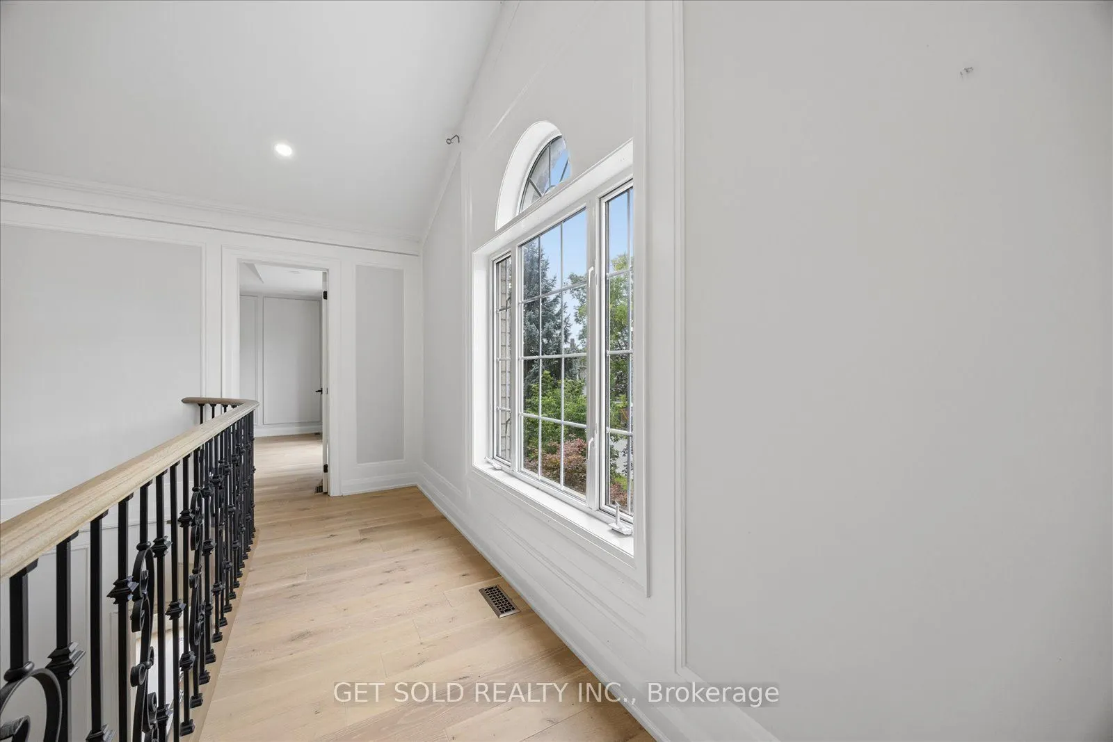 49 Pearson Avenue
