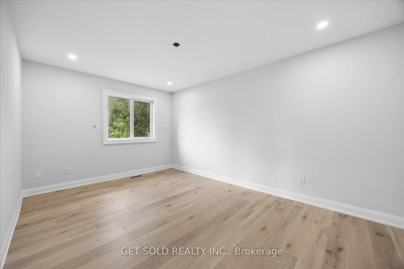 49 Pearson Avenue