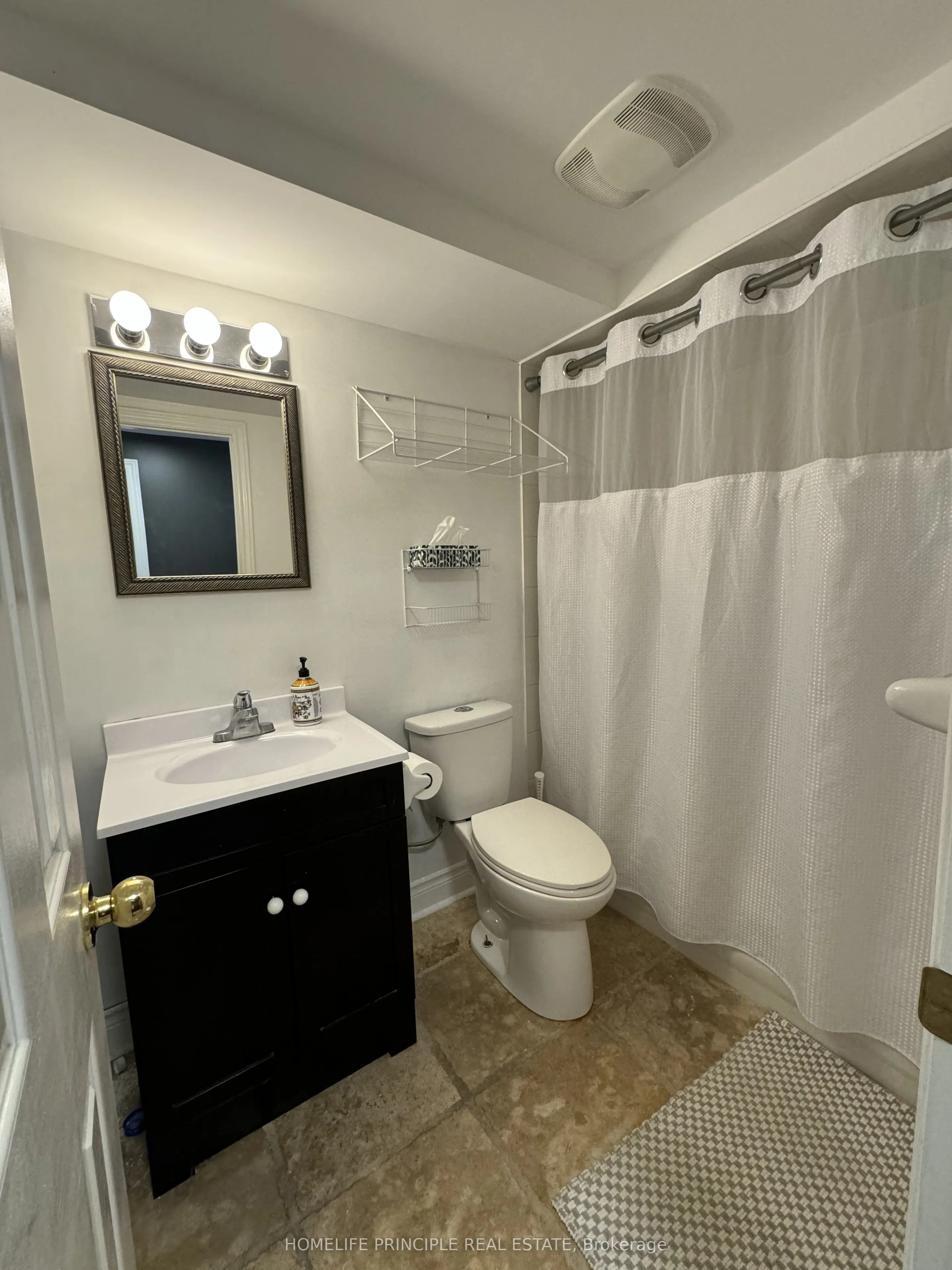 18 D'Amato Crescent E
