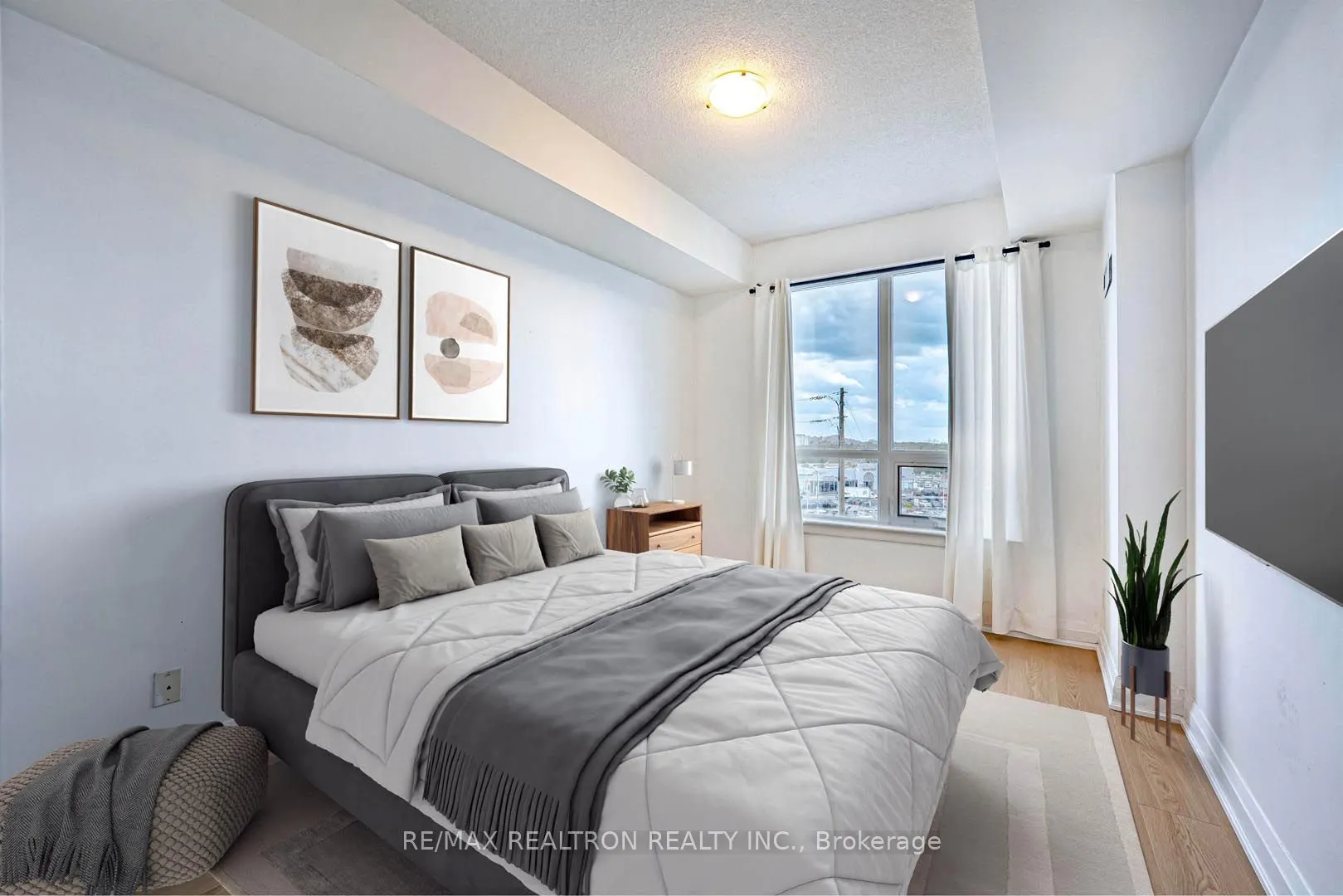 7161 Yonge Street #418