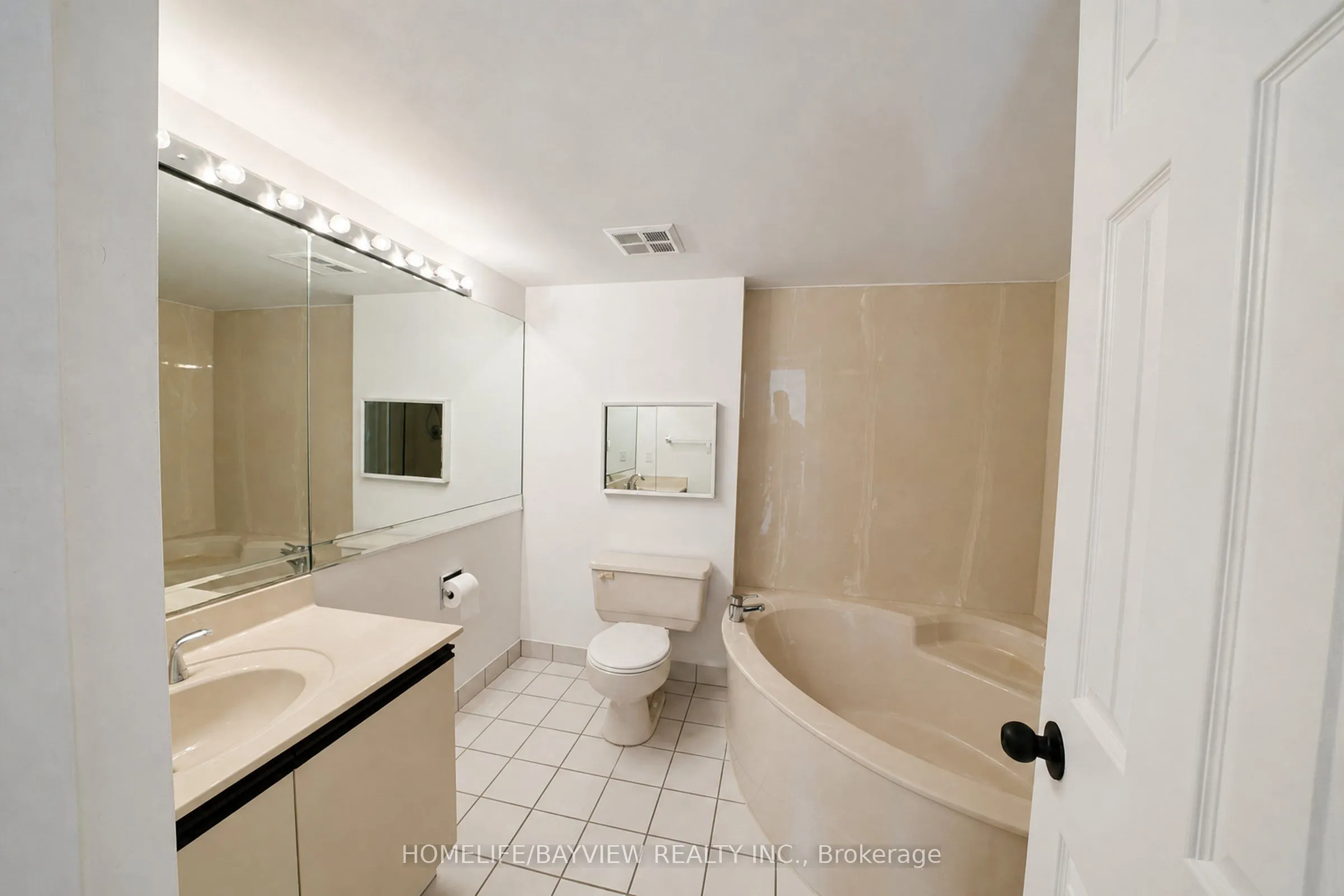20 Harding Boulevard W #1103