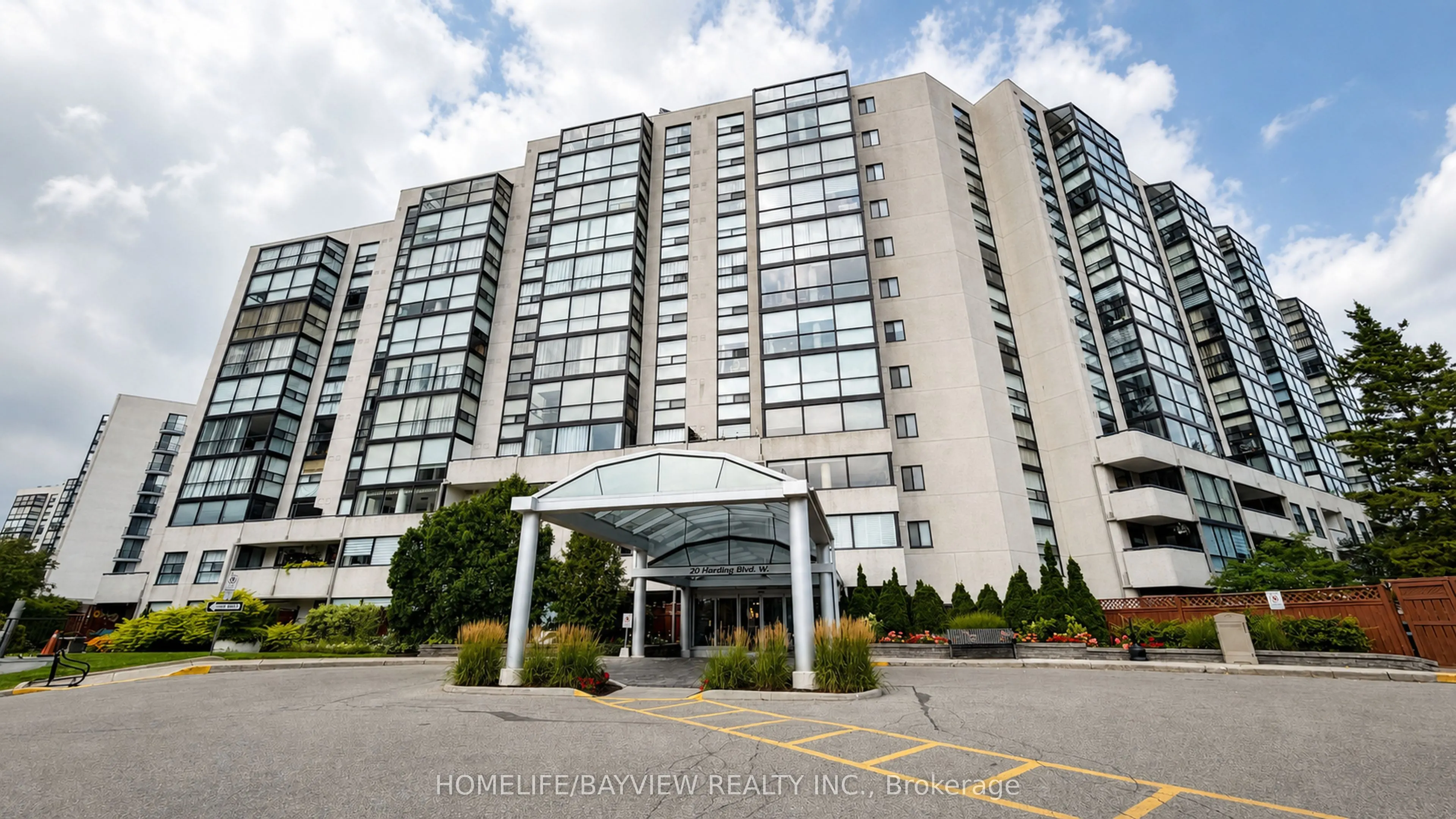 20 Harding Boulevard W #1103