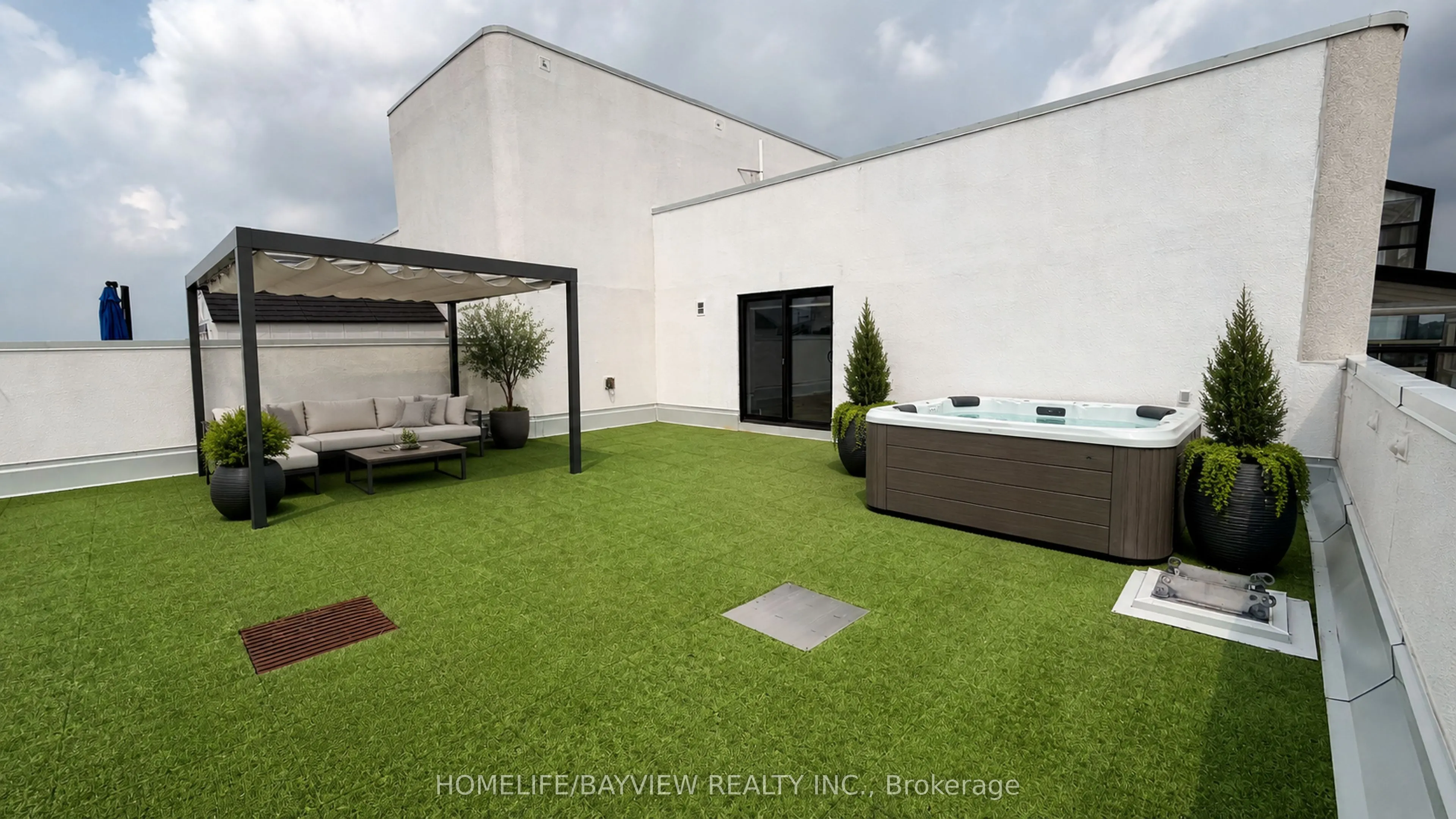 20 Harding Boulevard W #1103