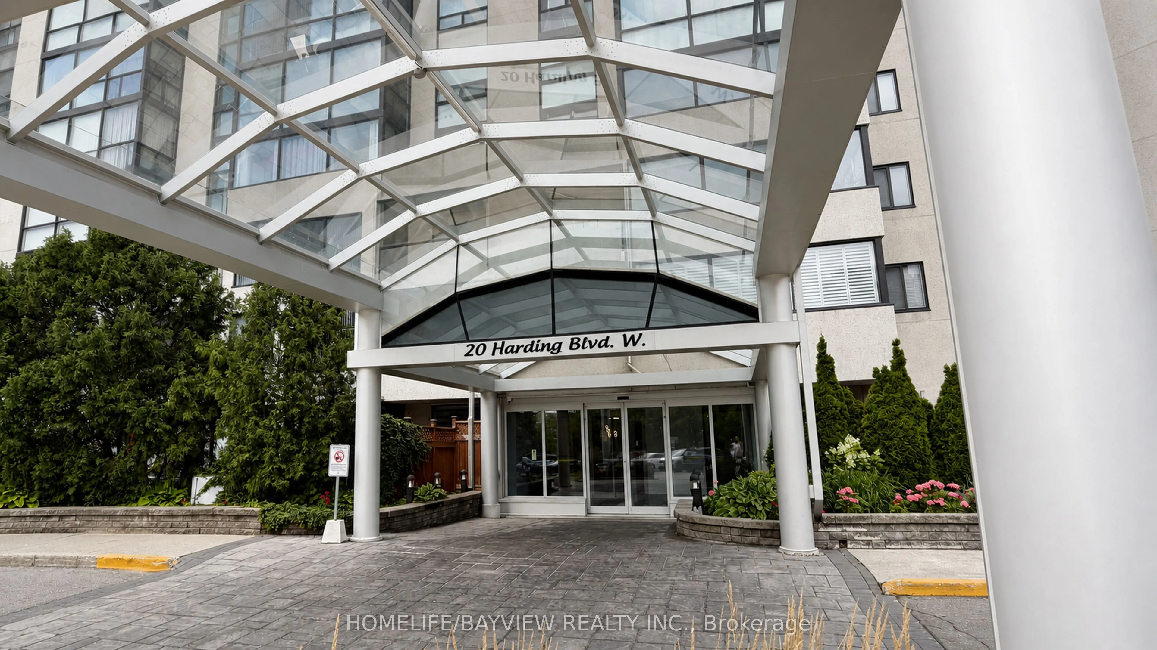 20 Harding Boulevard W #1103