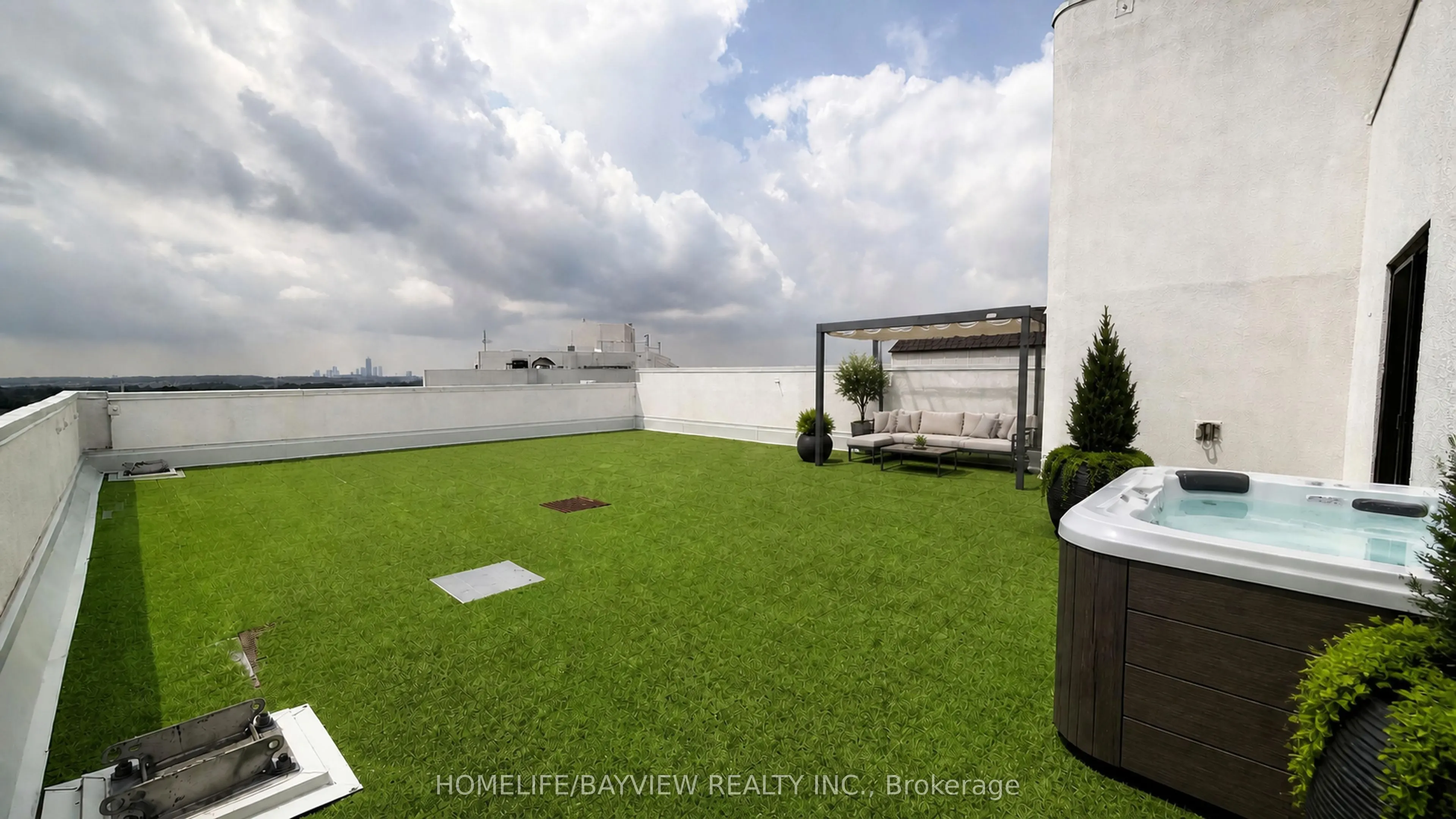 20 Harding Boulevard W #1103
