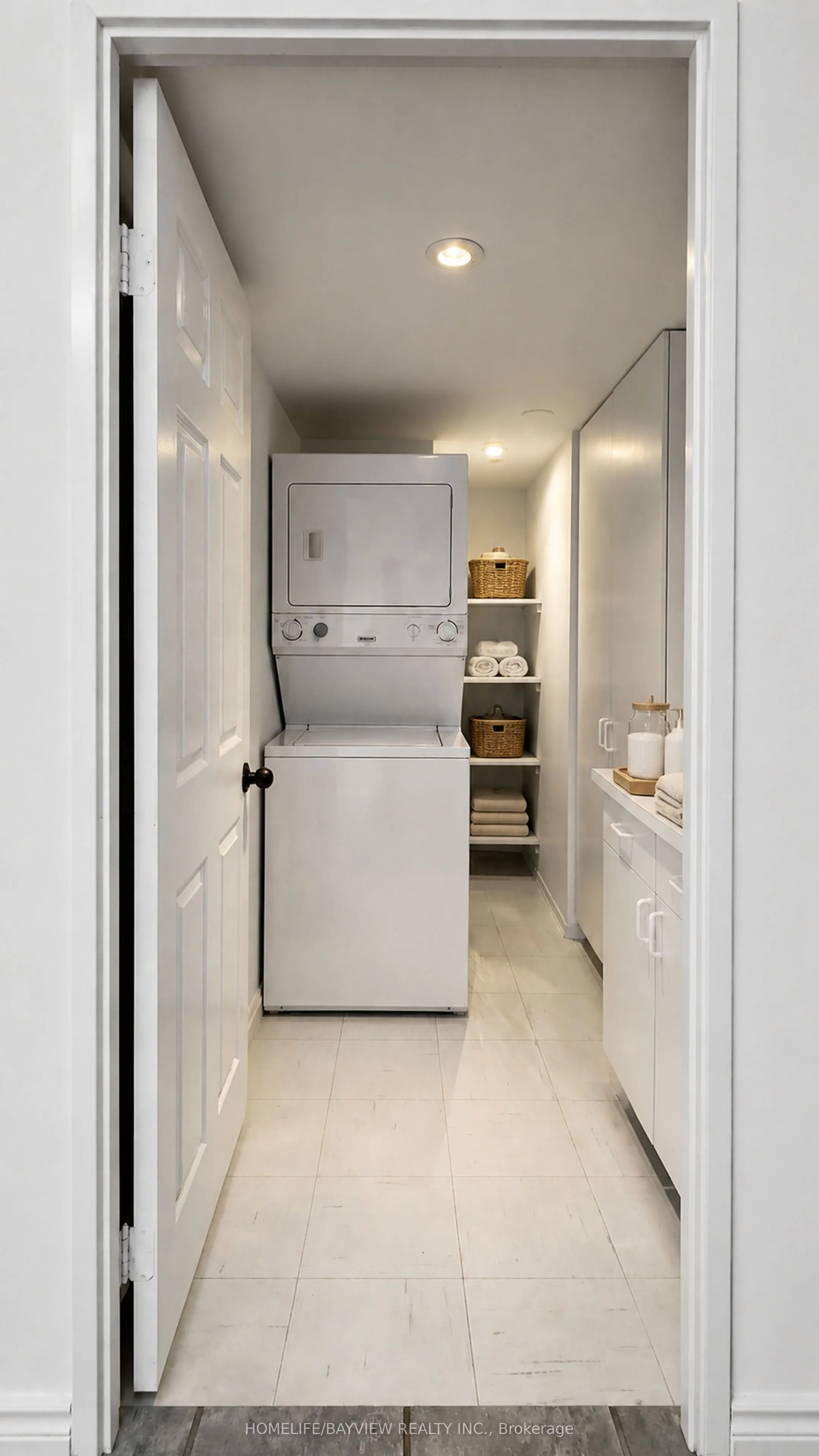 20 Harding Boulevard W #1103