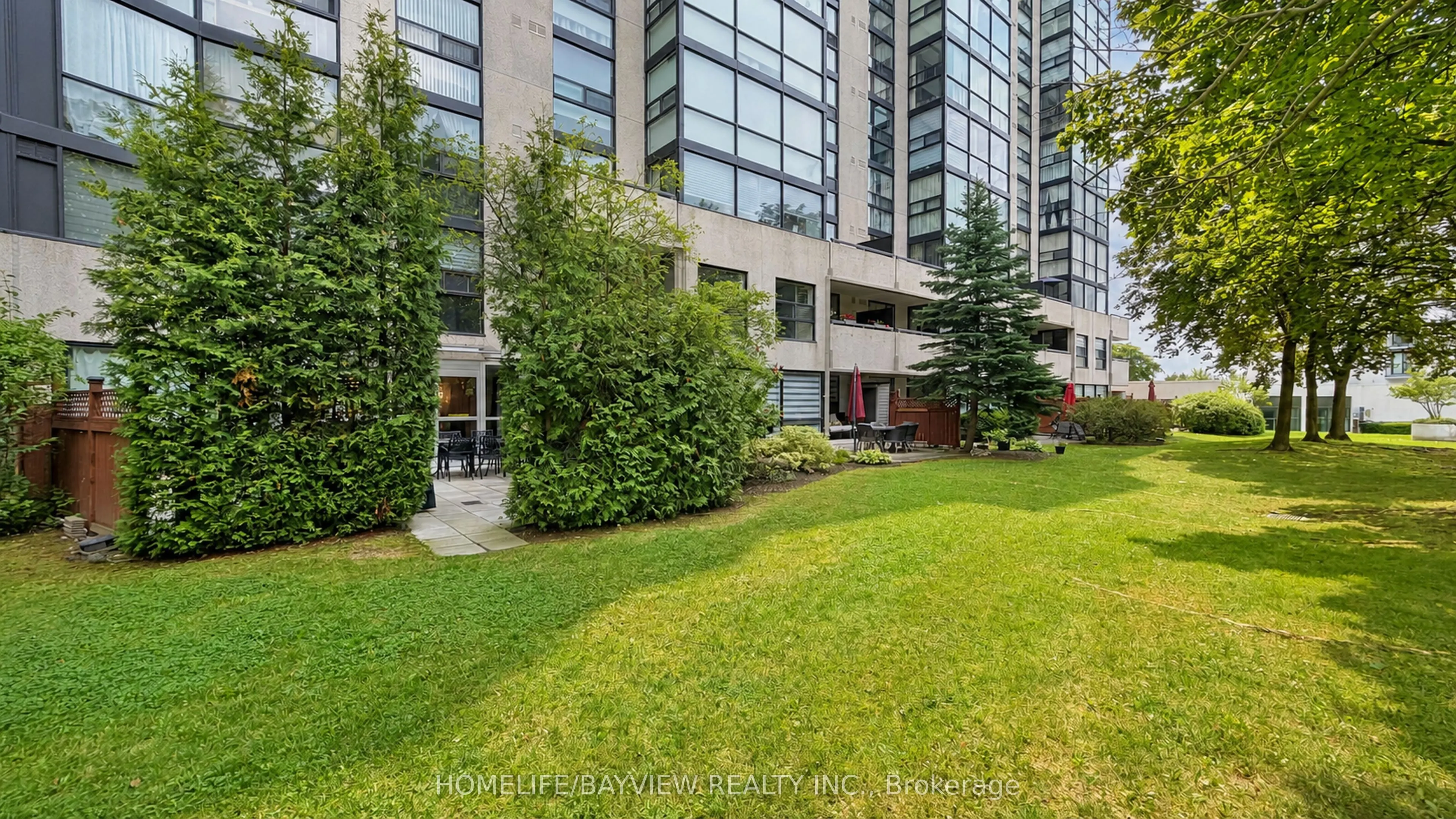 20 Harding Boulevard W #1103