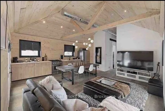899 Maplewood Drive