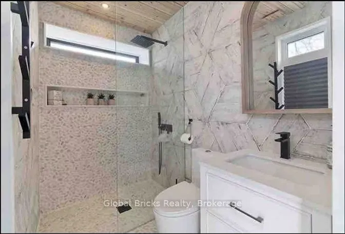 899 Maplewood Drive