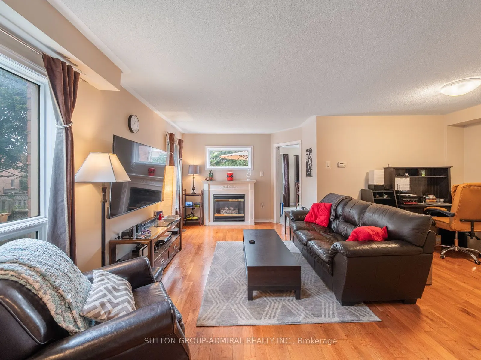 267 Warner Crescent