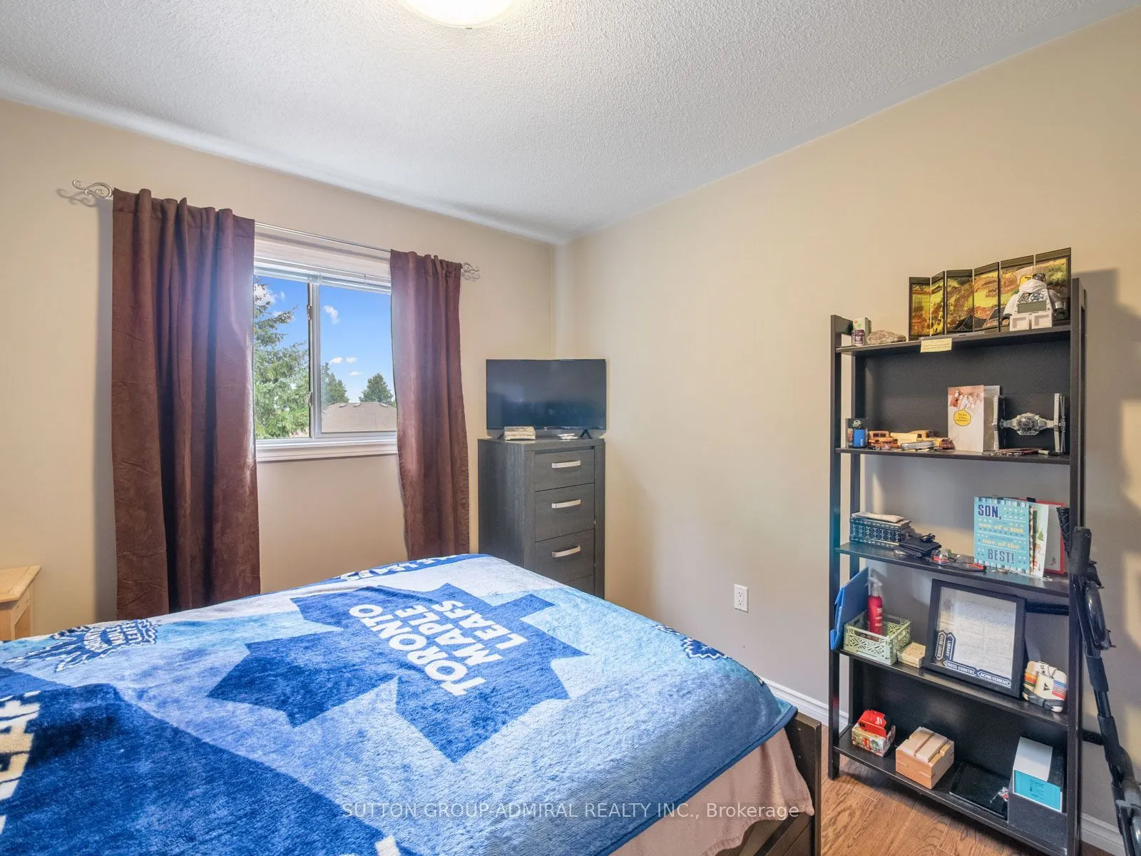 267 Warner Crescent