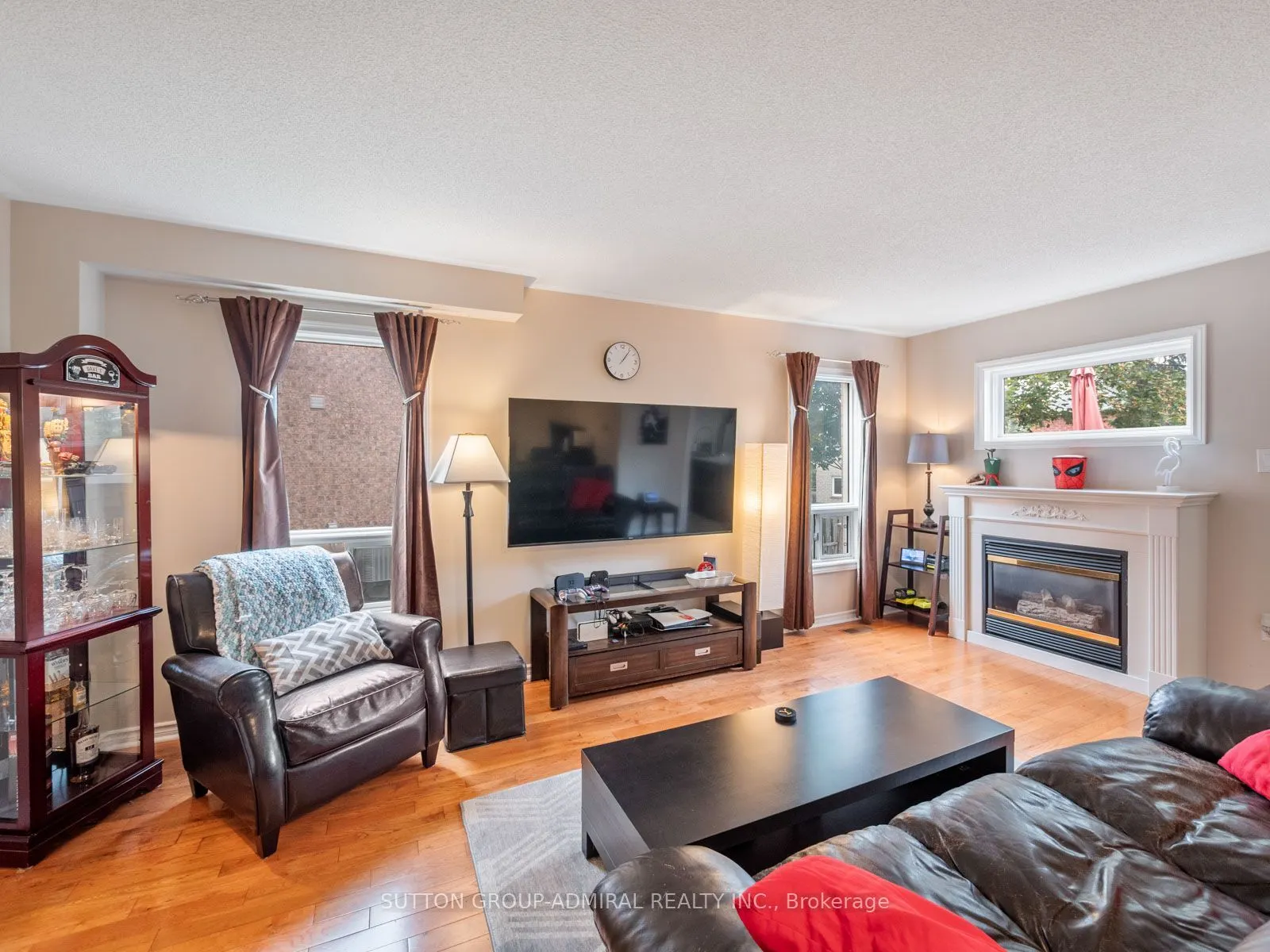 267 Warner Crescent