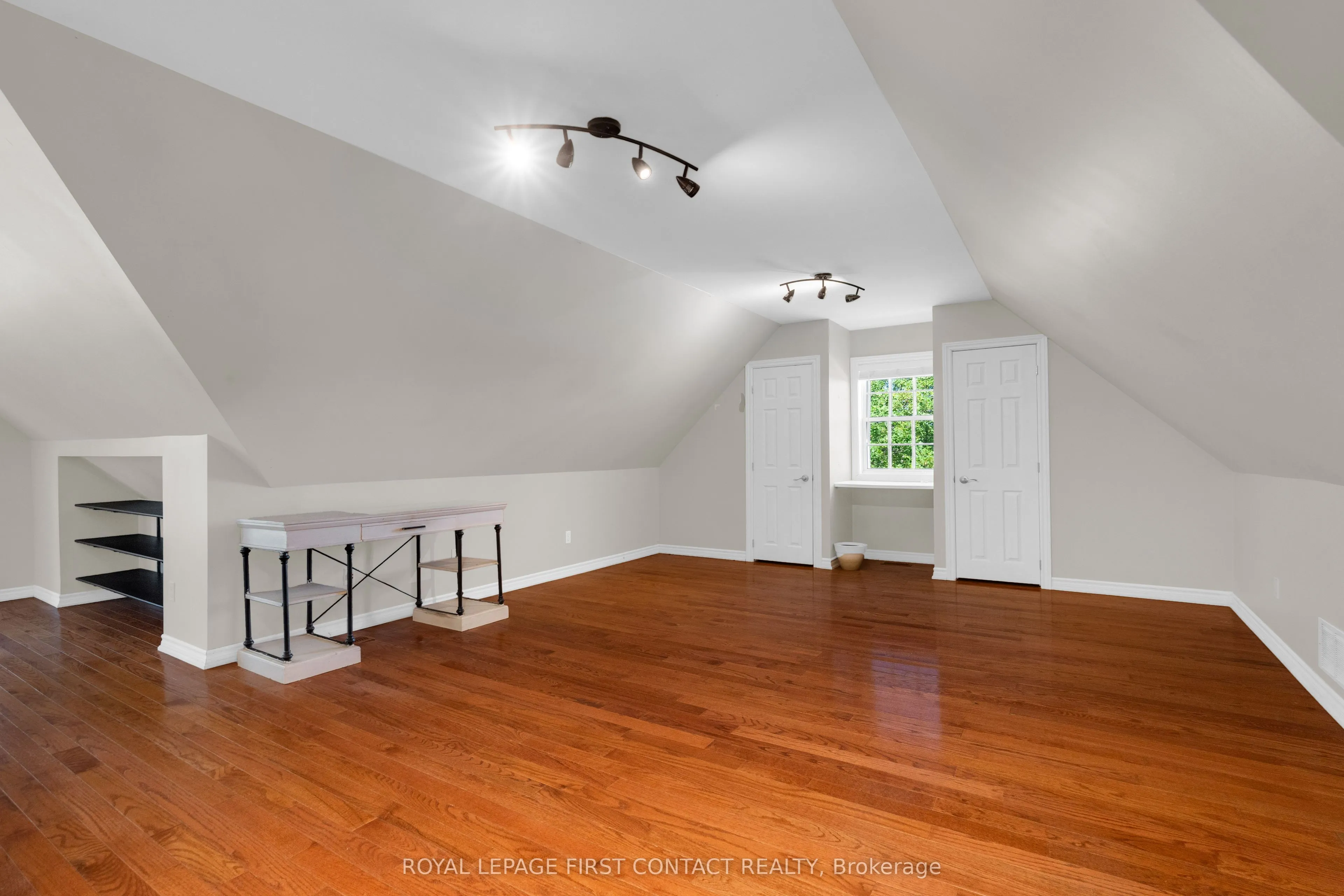 43 Vanderpost Crescent