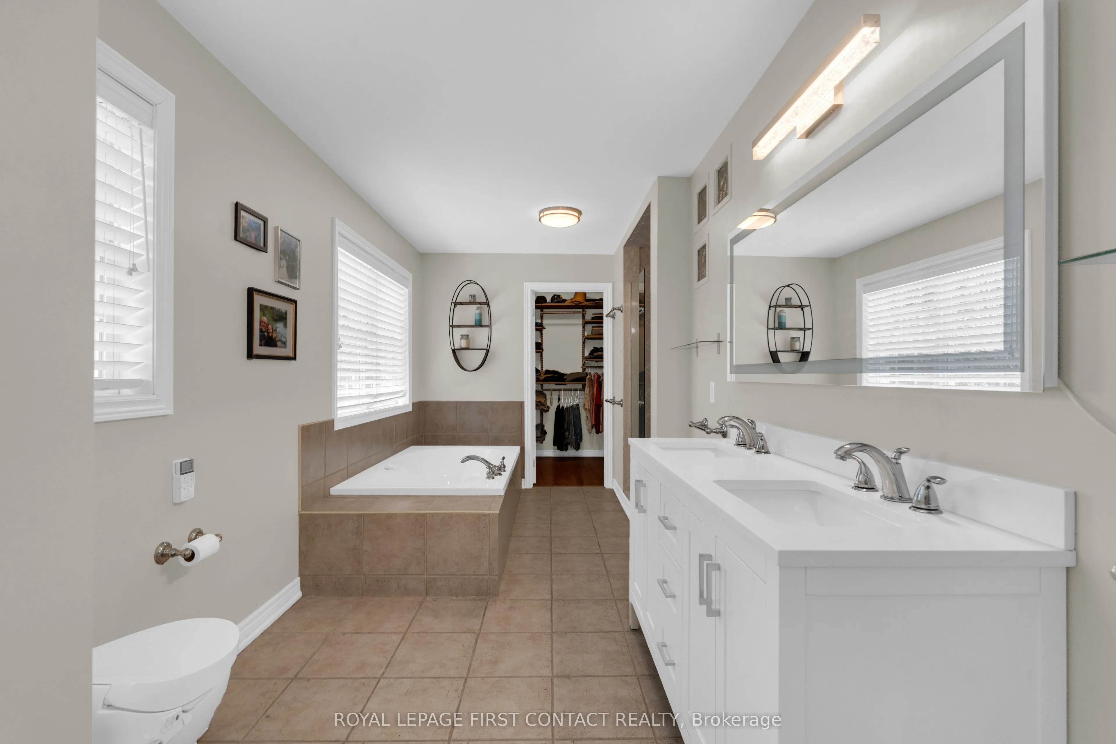 43 Vanderpost Crescent