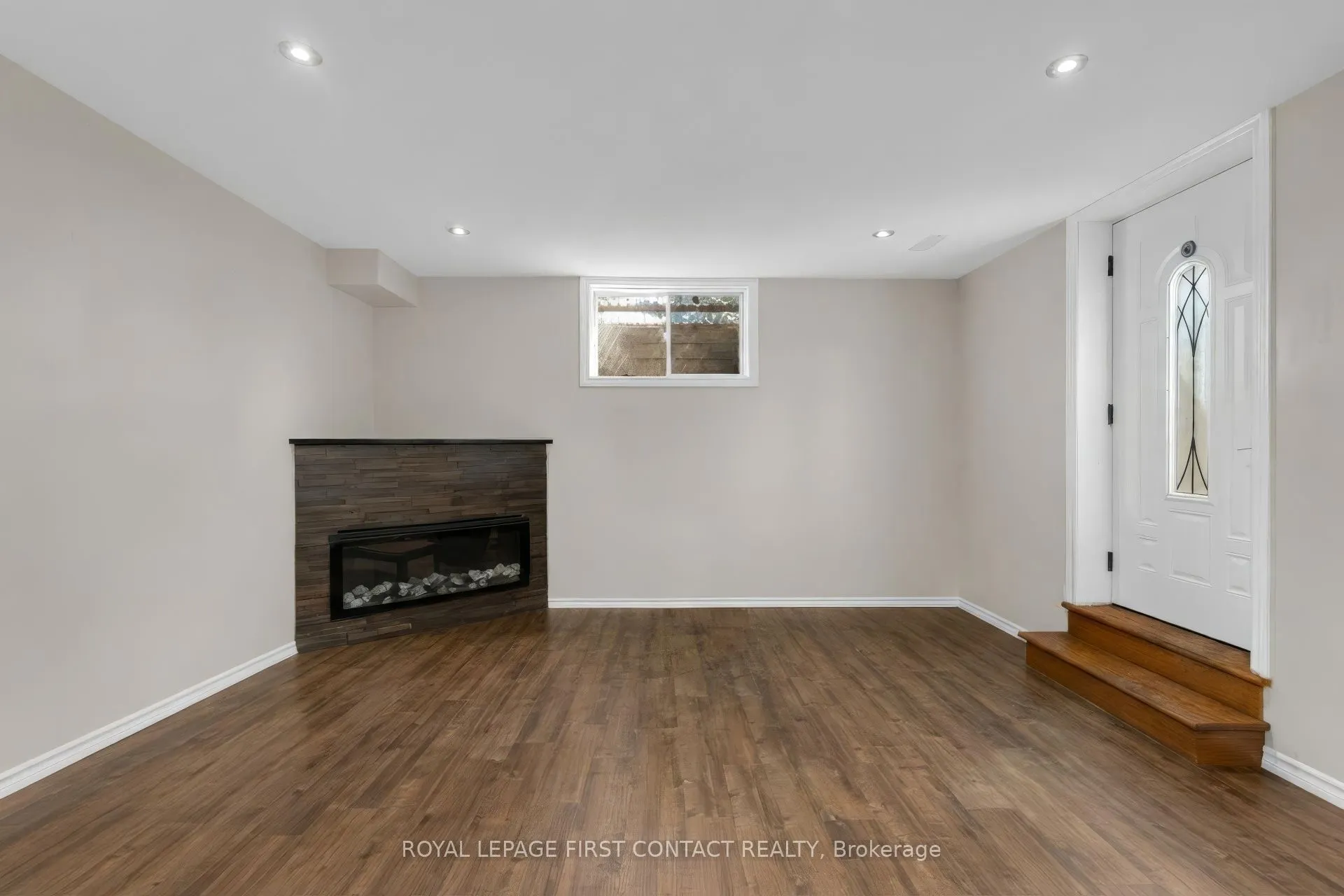 43 Vanderpost Crescent
