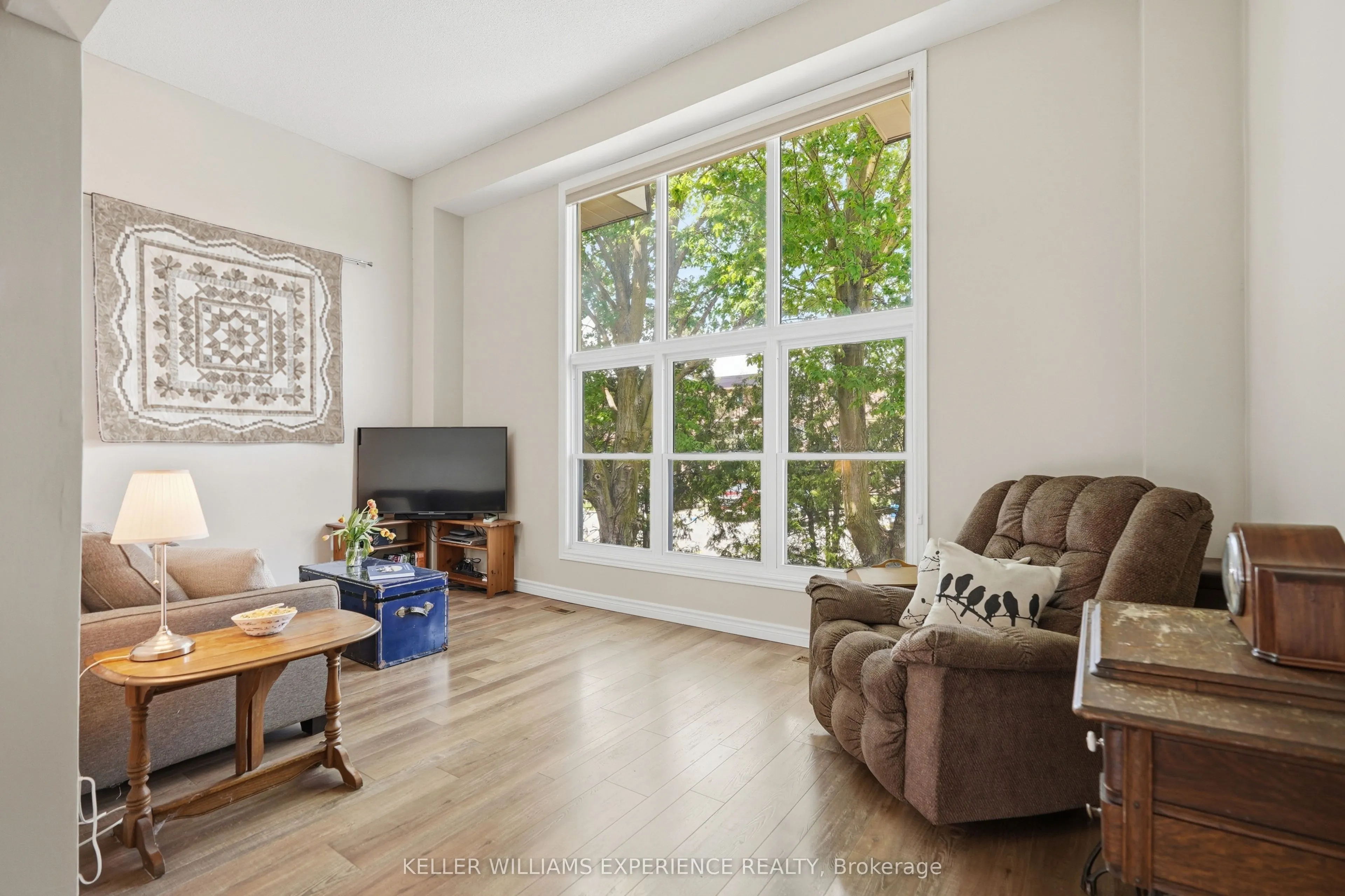 246 Tupper Boulevard #8