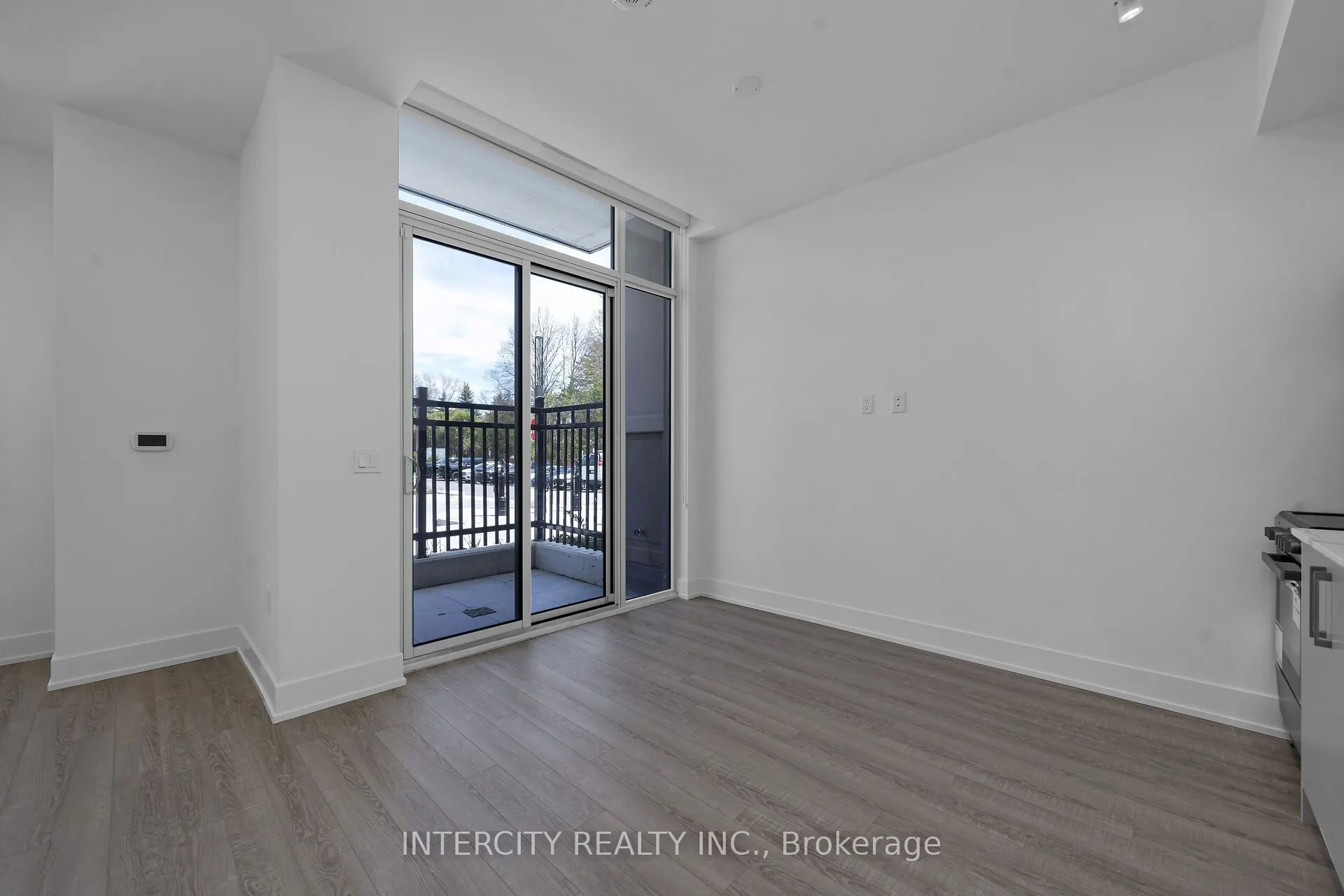 2075 King Road #110