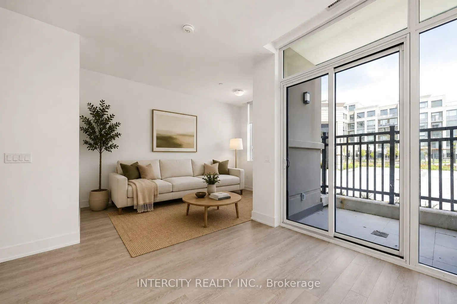 2075 King Road #110