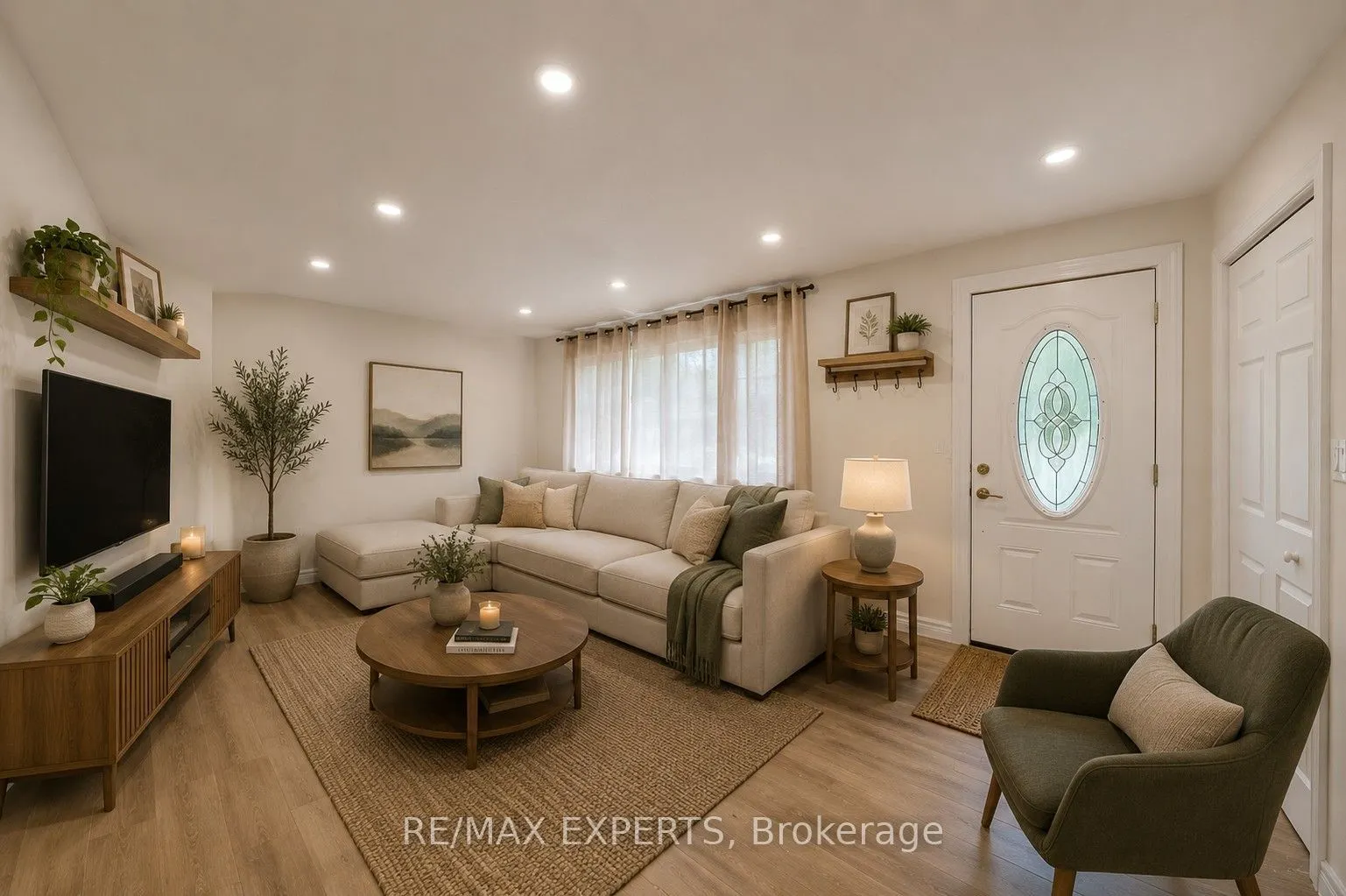 92 Tupper Street W #Main