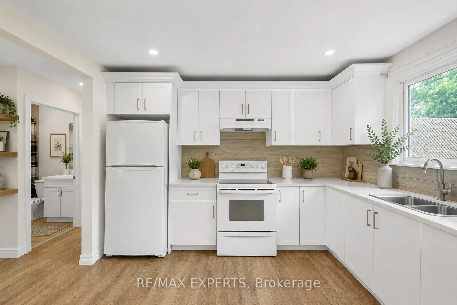 92 Tupper Street W #Main
