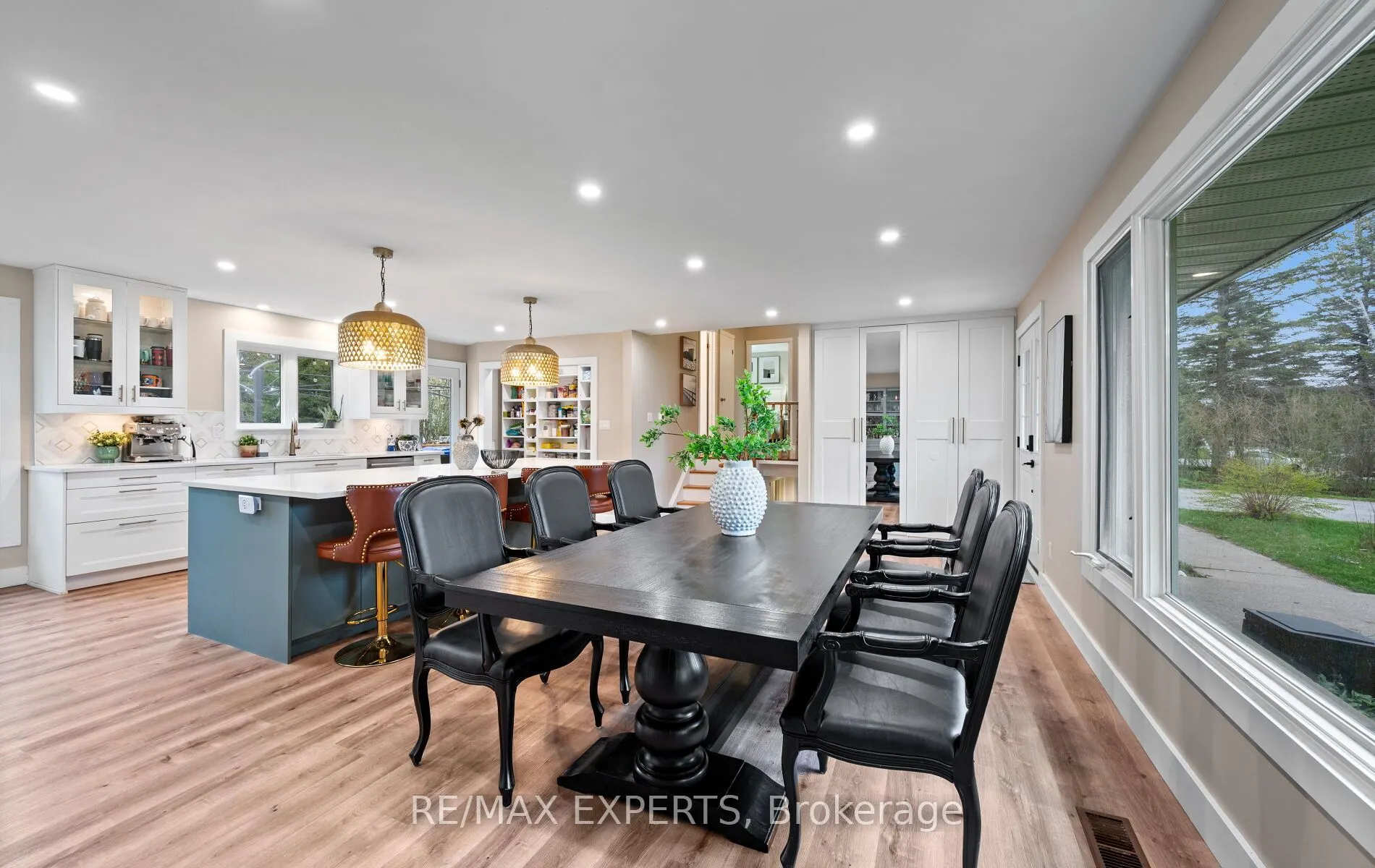 12 Simon Drive