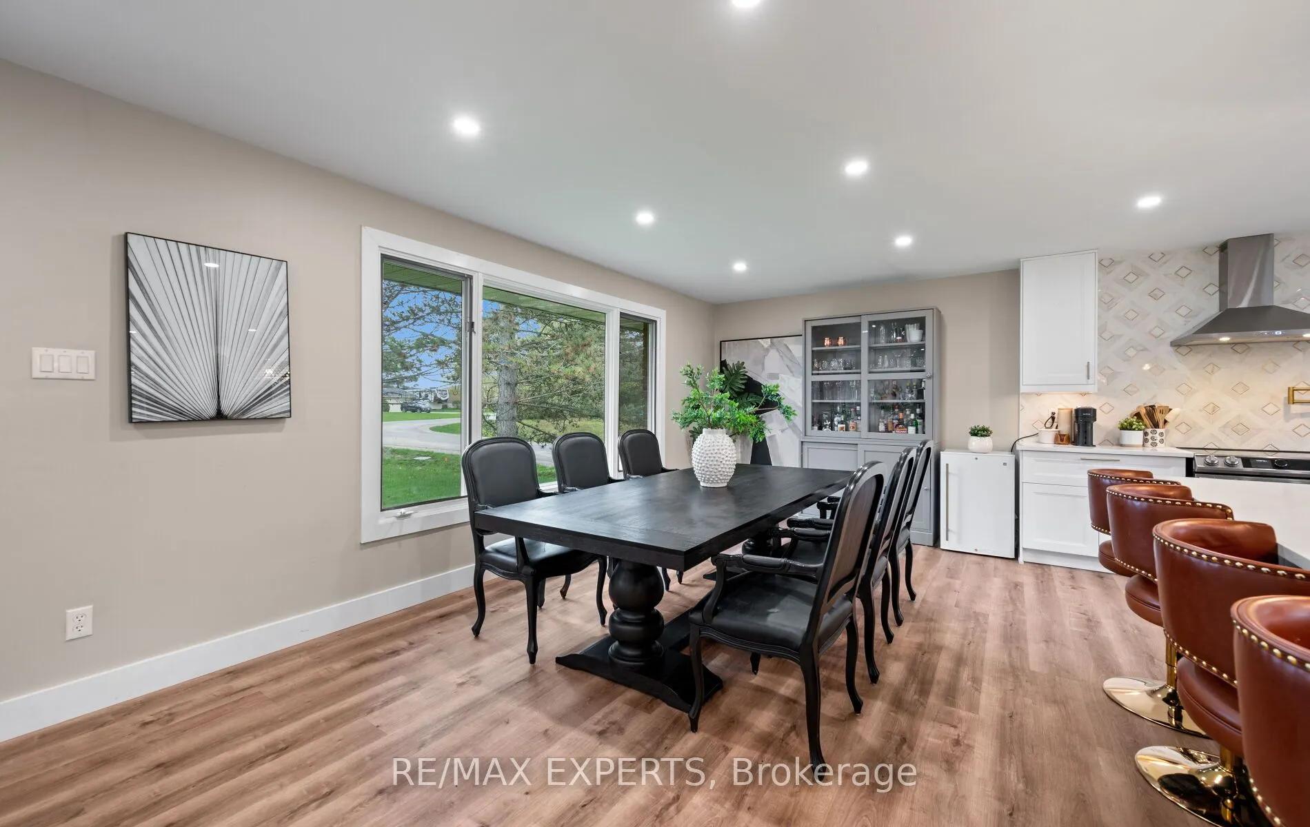 12 Simon Drive