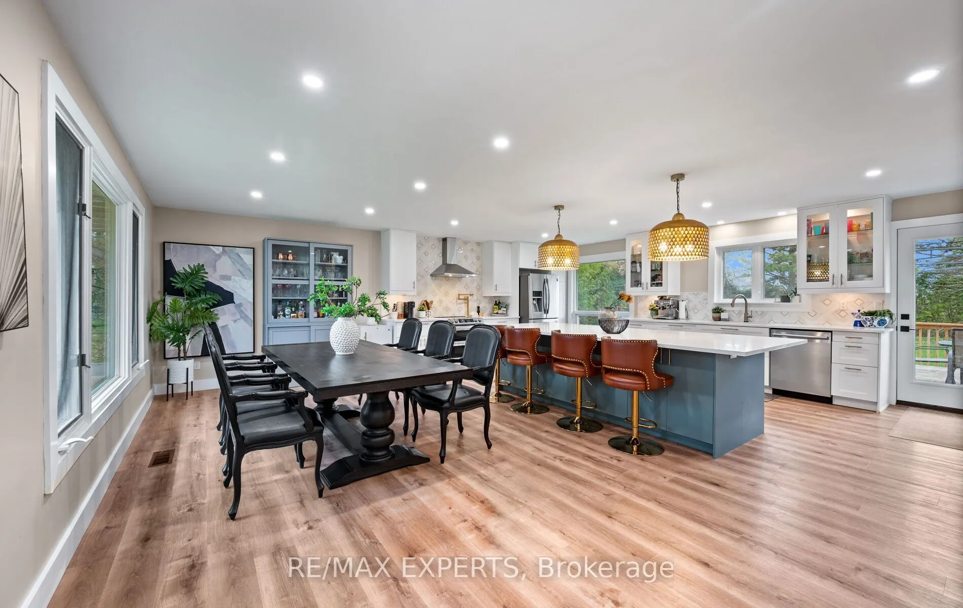 12 Simon Drive