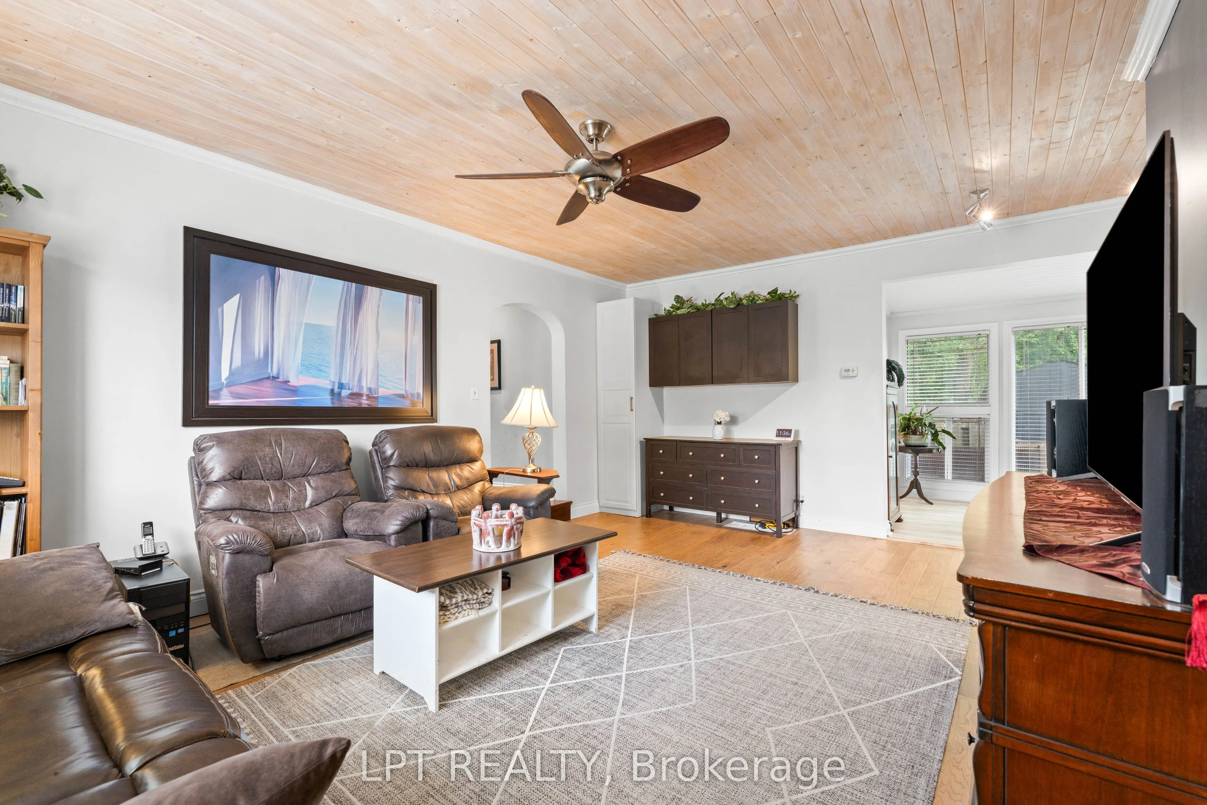 427 Lake Drive E