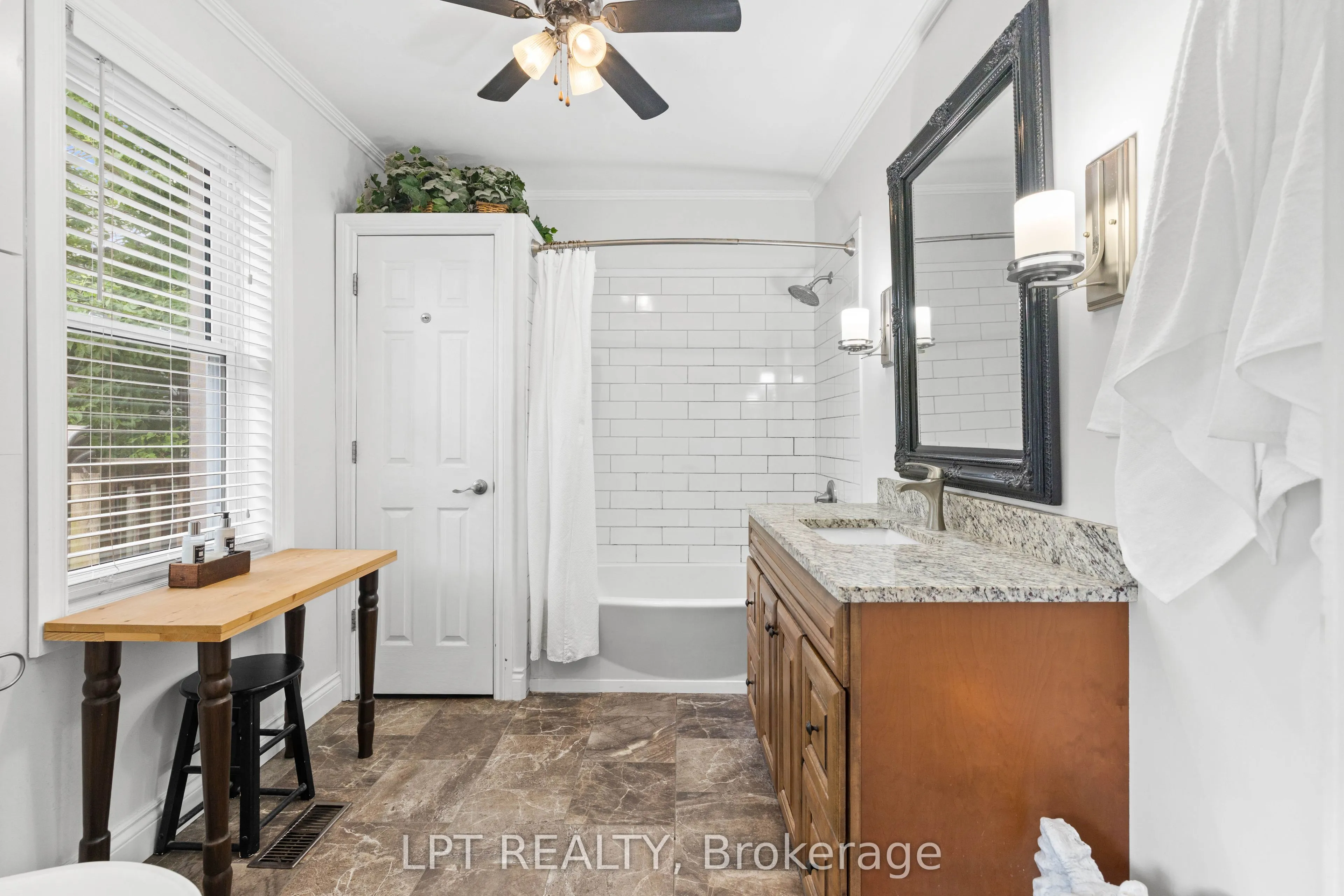 427 Lake Drive E