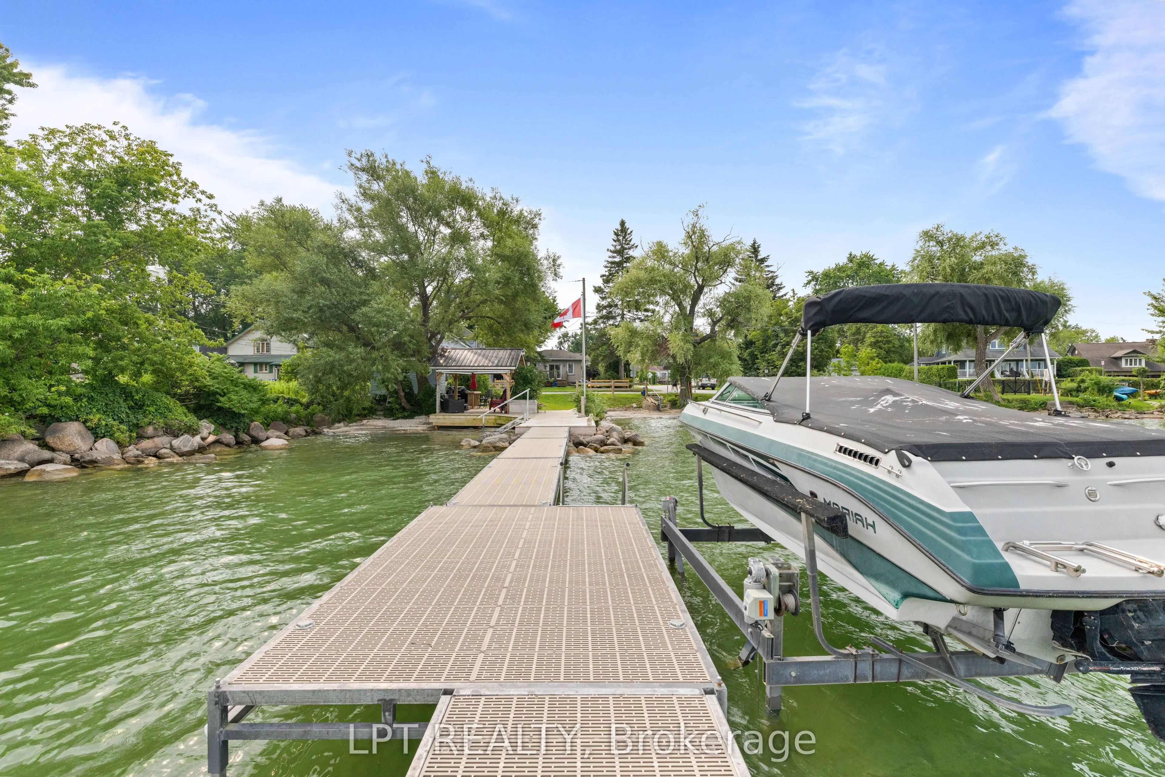 427 Lake Drive E