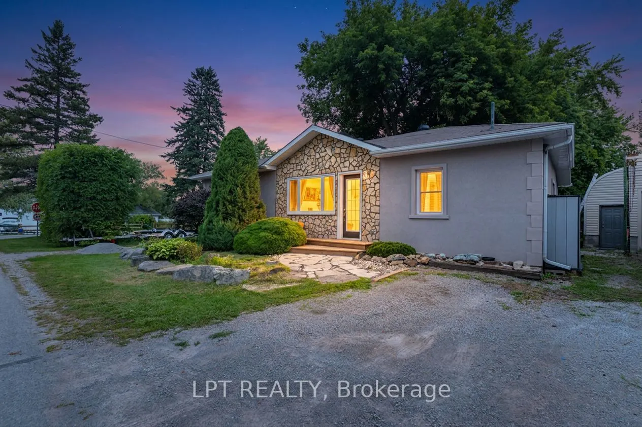 427 Lake Drive E