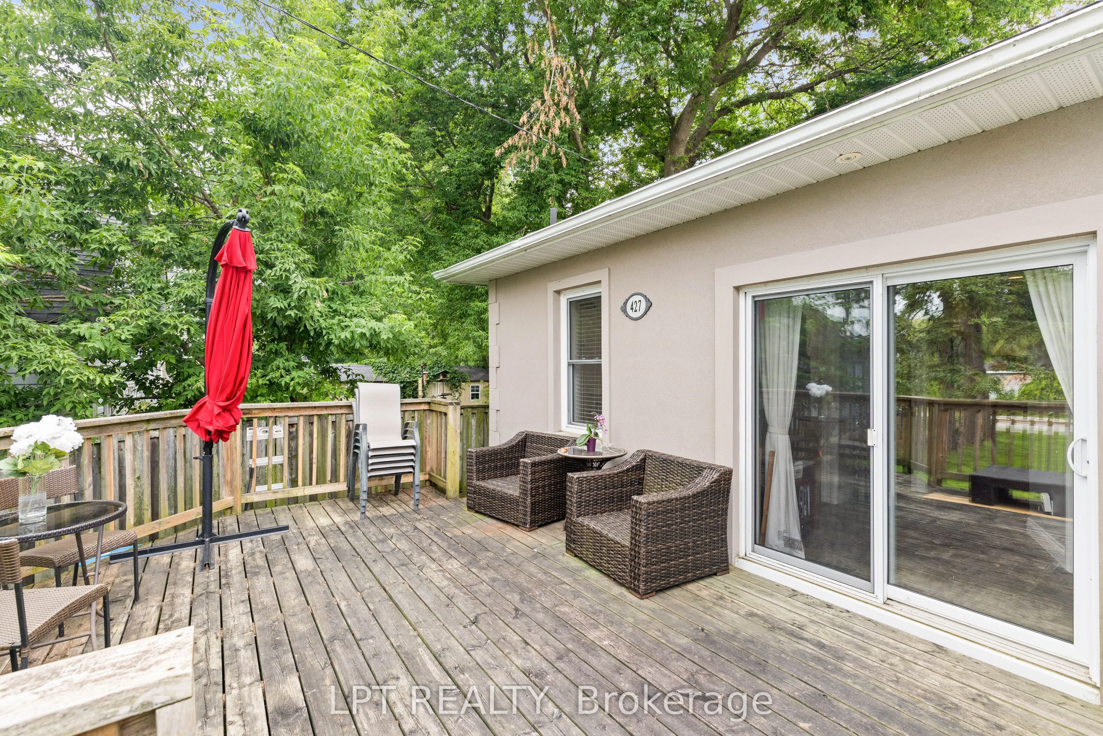 427 Lake Drive E