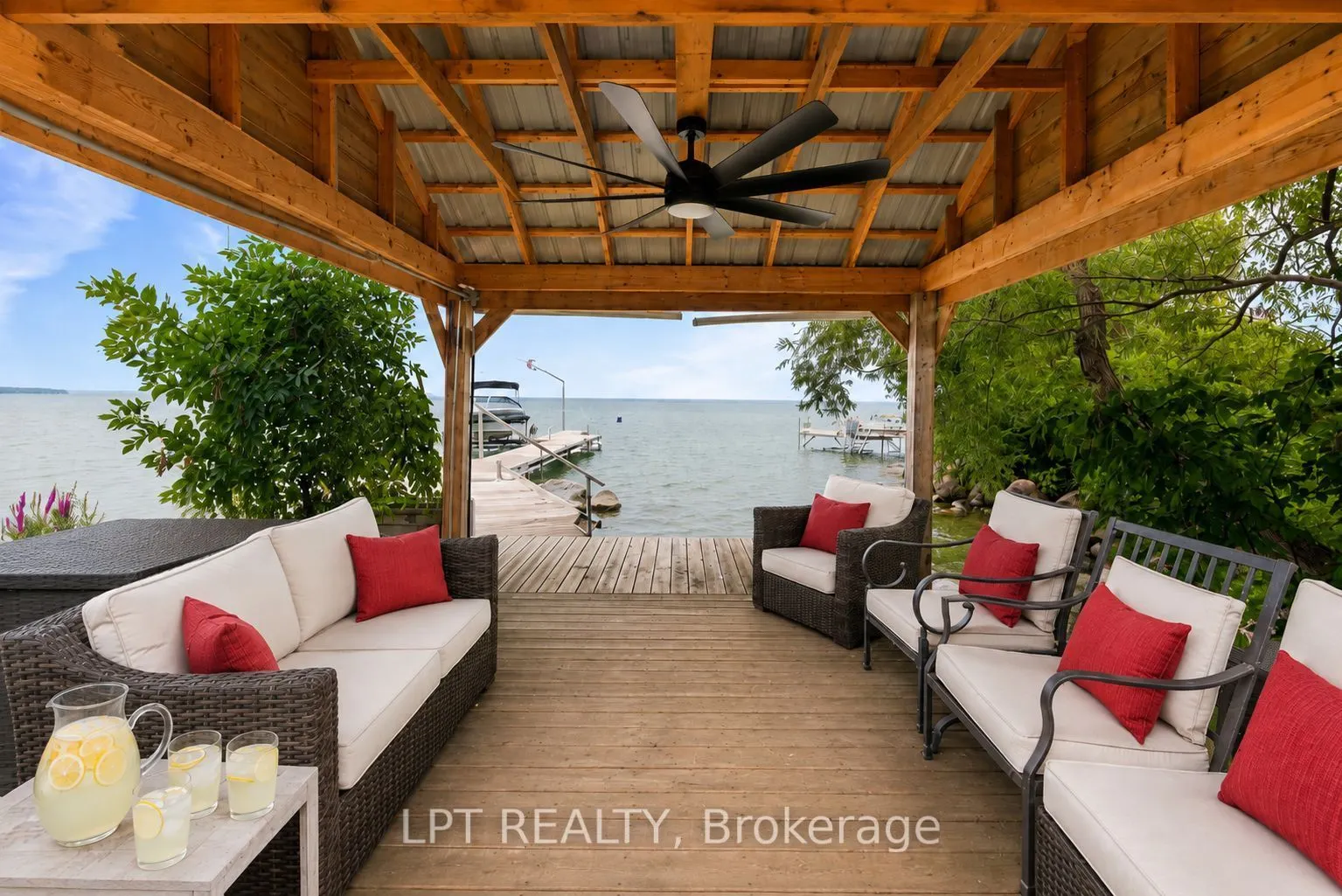 427 Lake Drive E