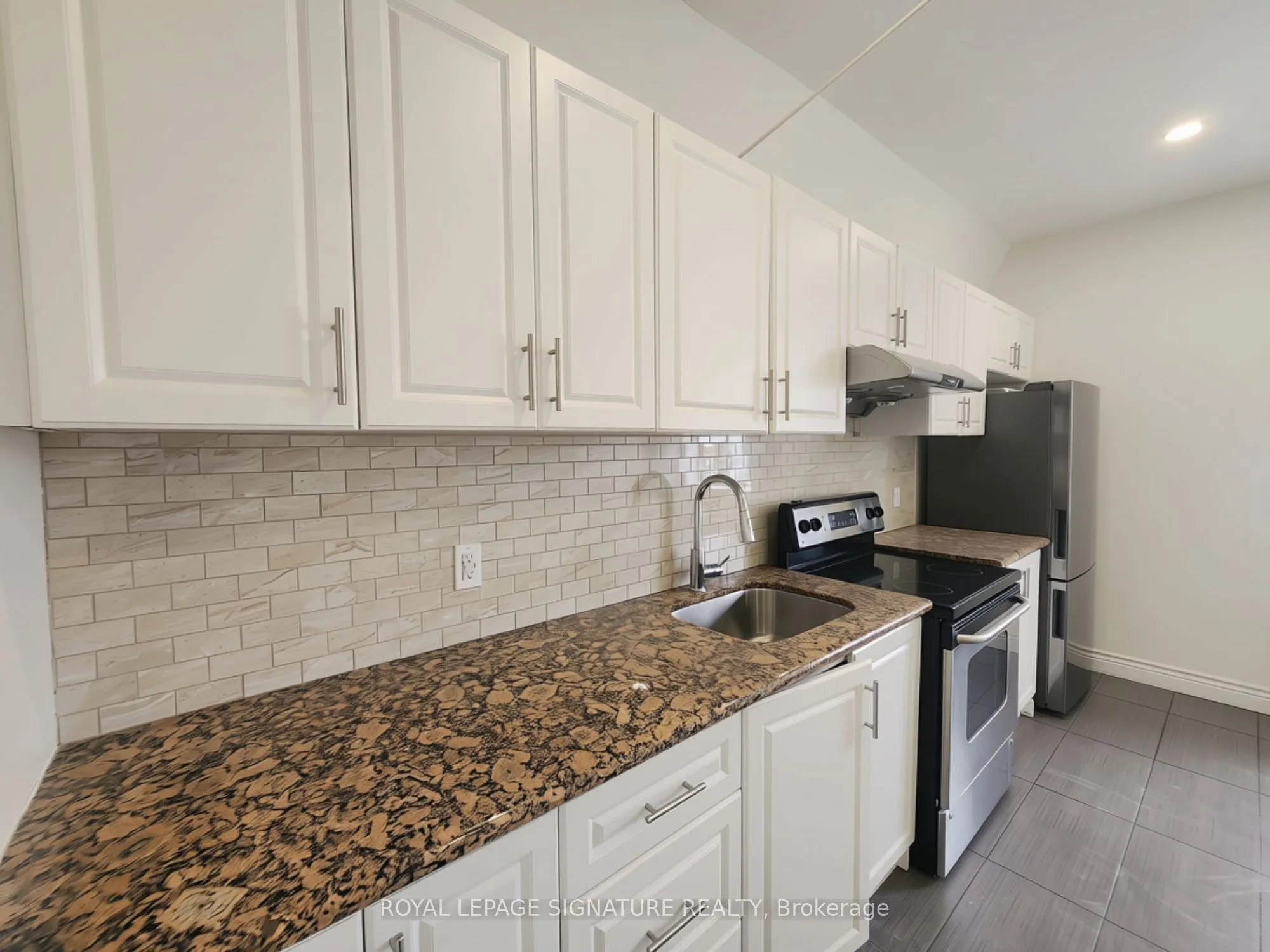 15 Barrie Street #Upper 1